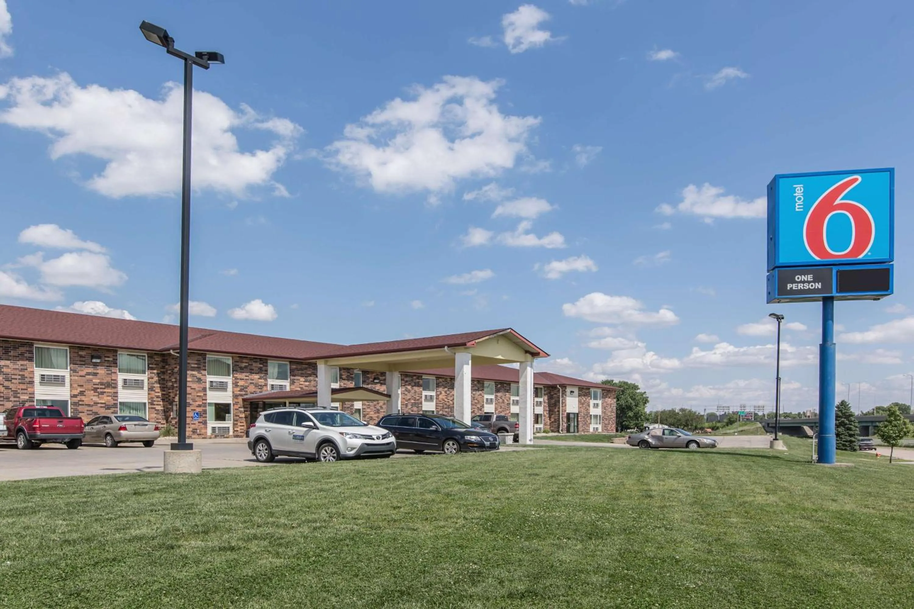 Property building in Motel 6 Omaha - Central