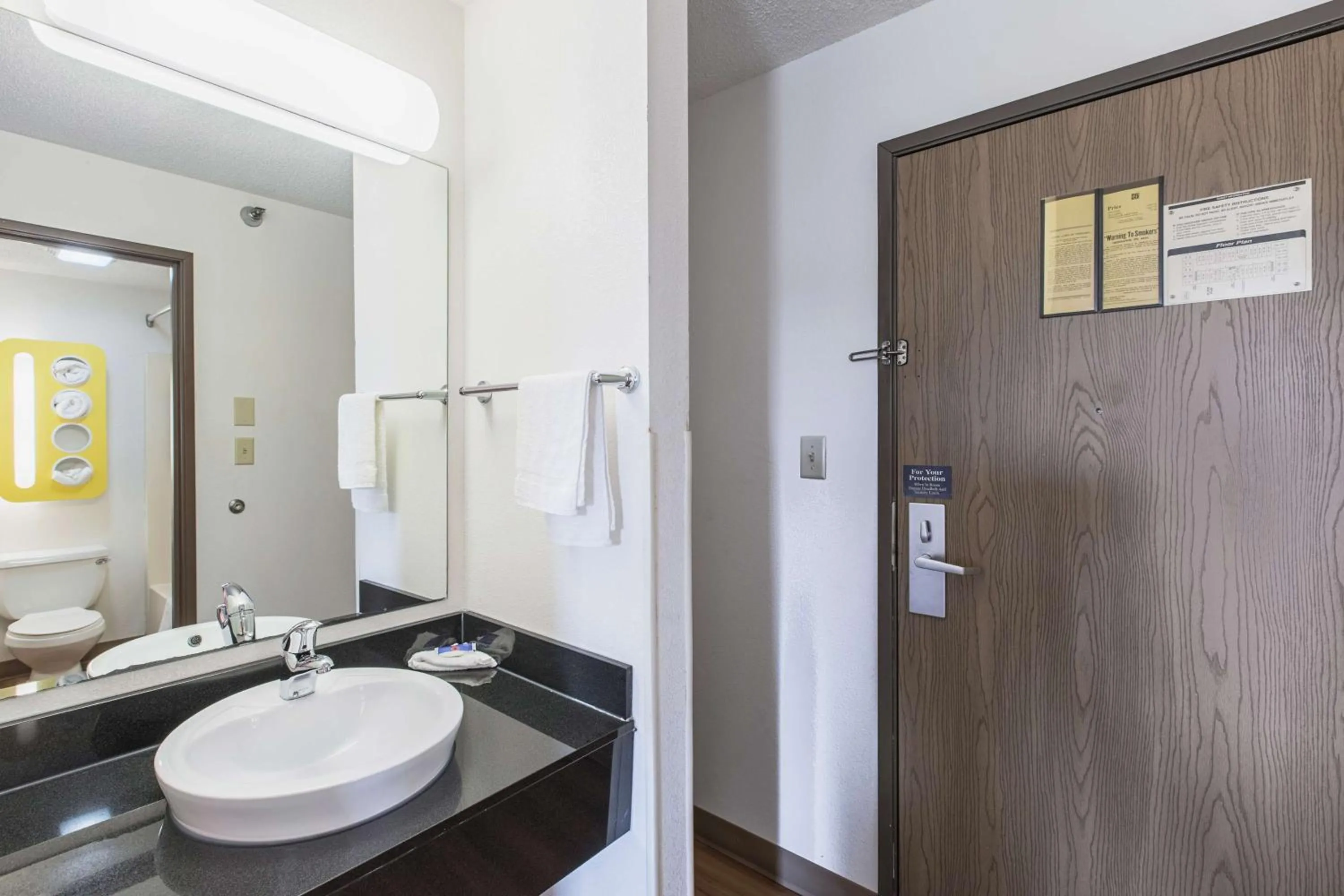 Bathroom in Motel 6 Omaha - Central