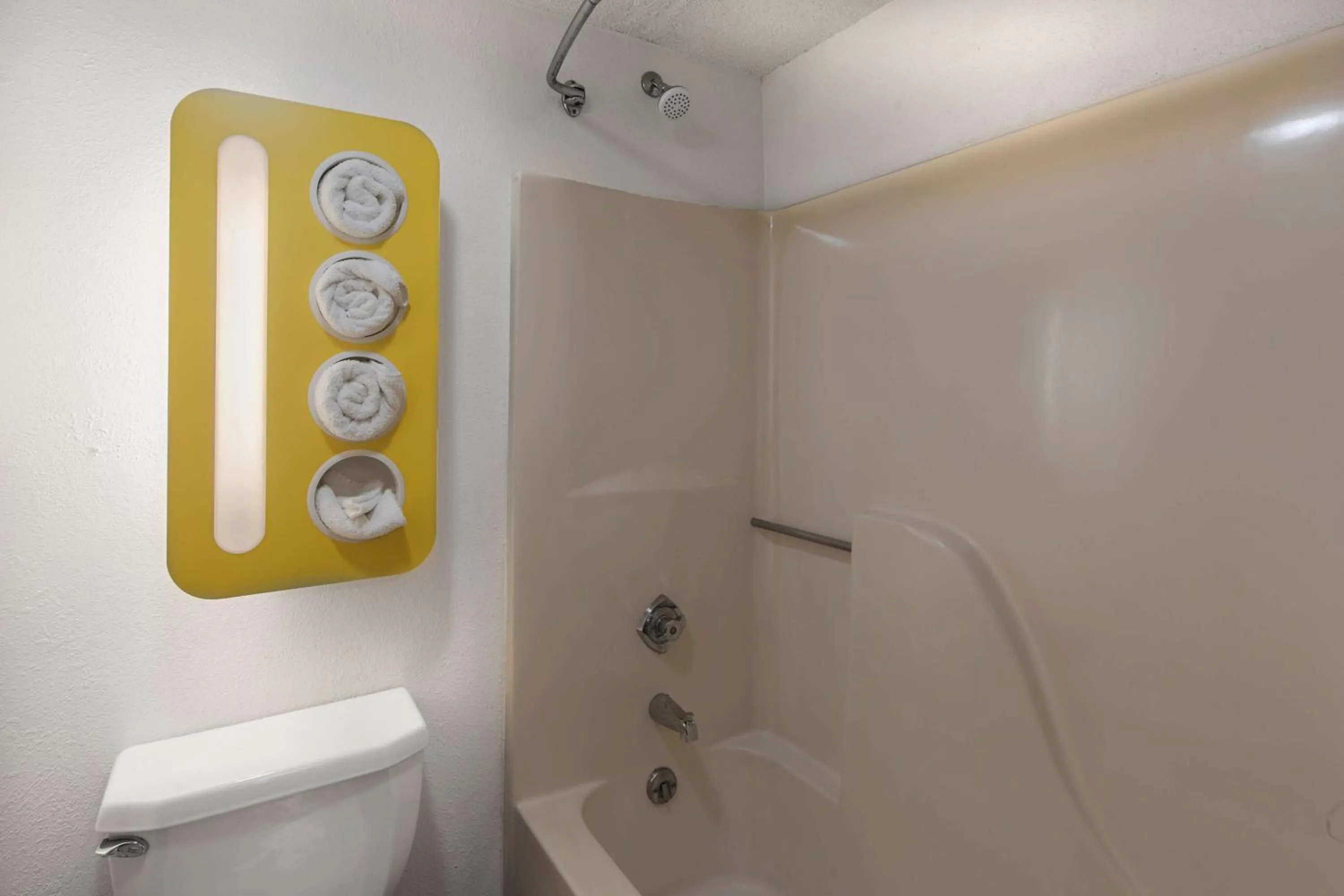 Bathroom in Motel 6 Omaha - Central