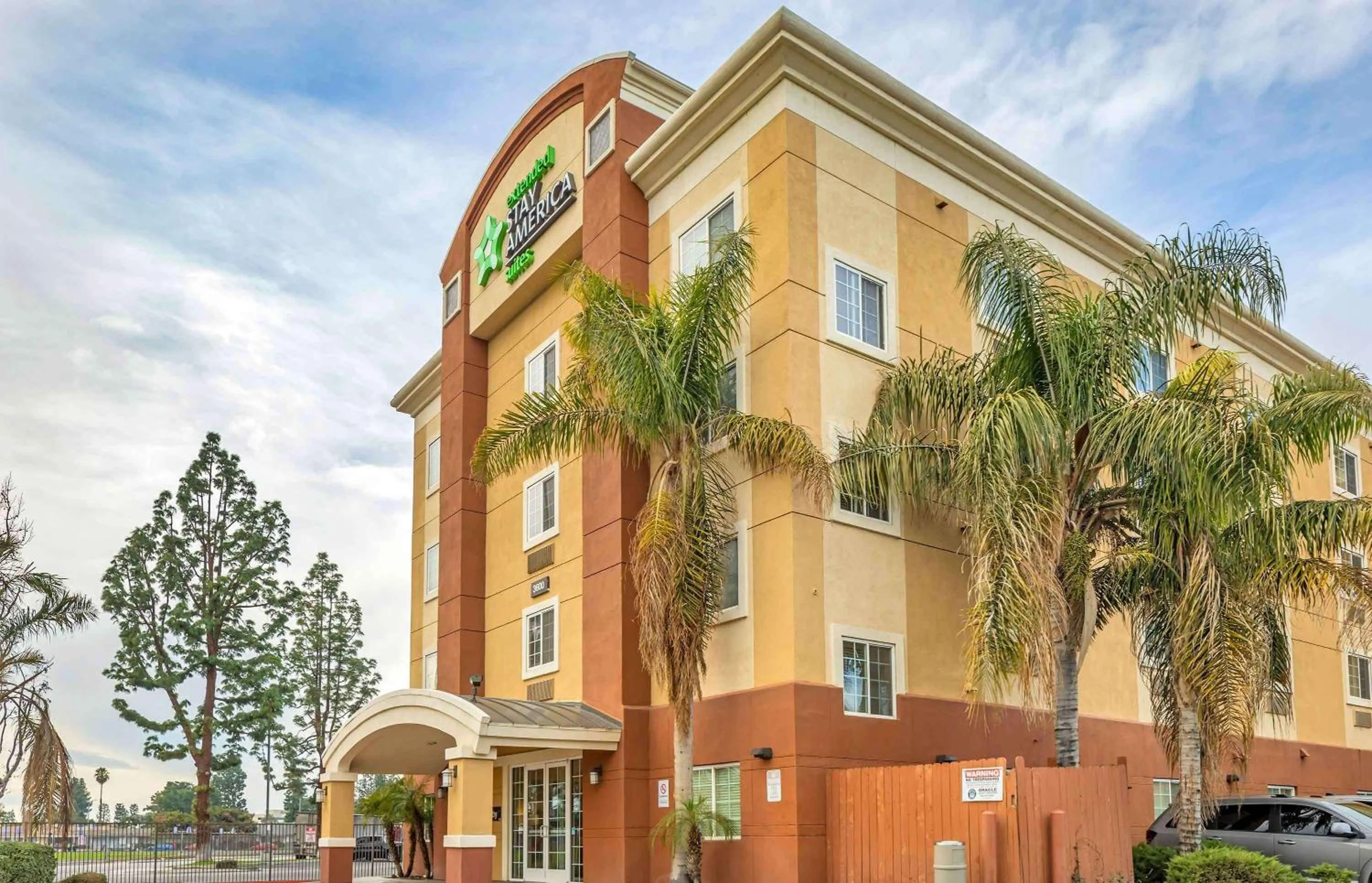 Property building in Extended Stay America Suites - Bakersfield - Chester Lane