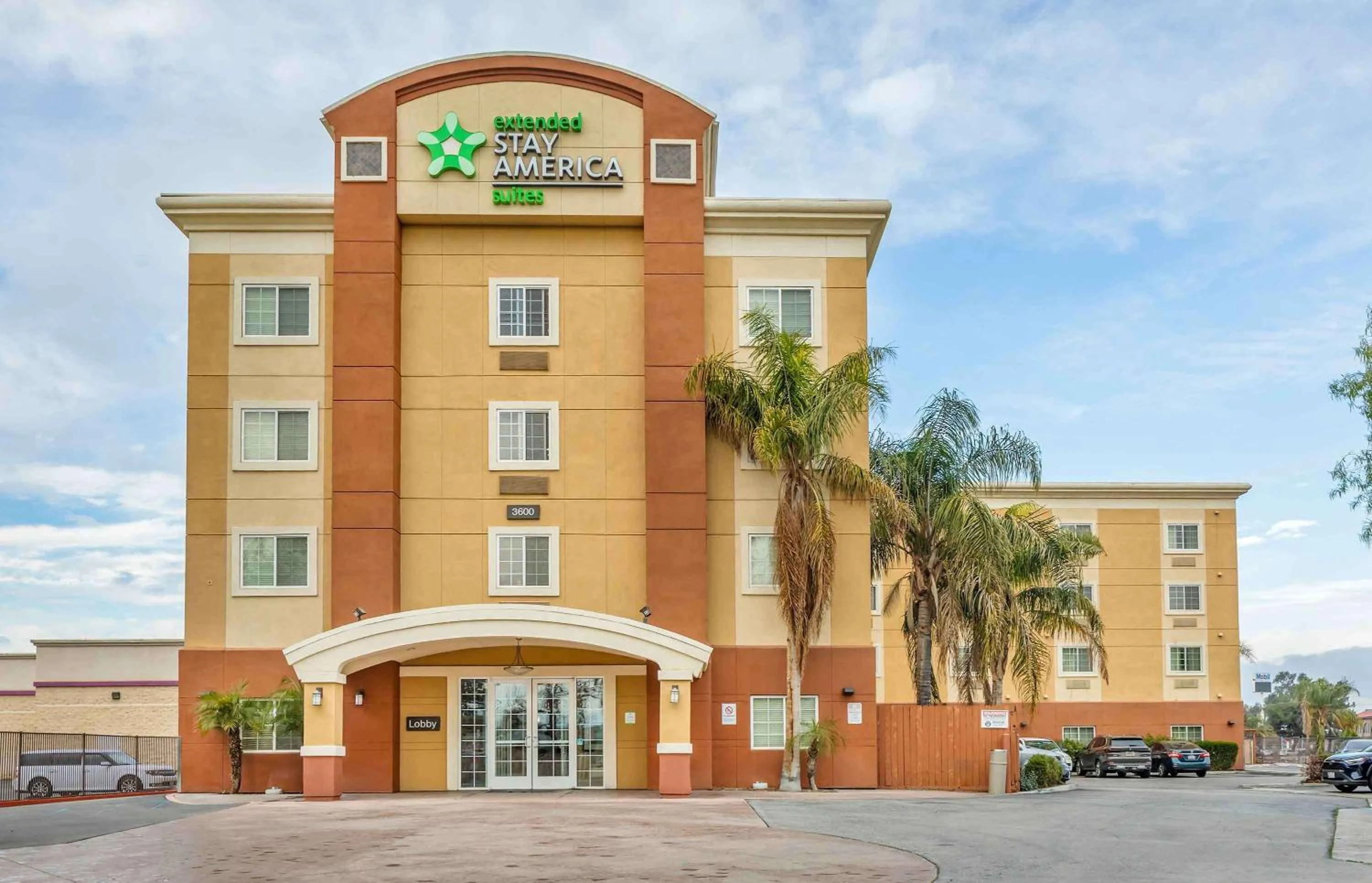 Property building in Extended Stay America Suites - Bakersfield - Chester Lane