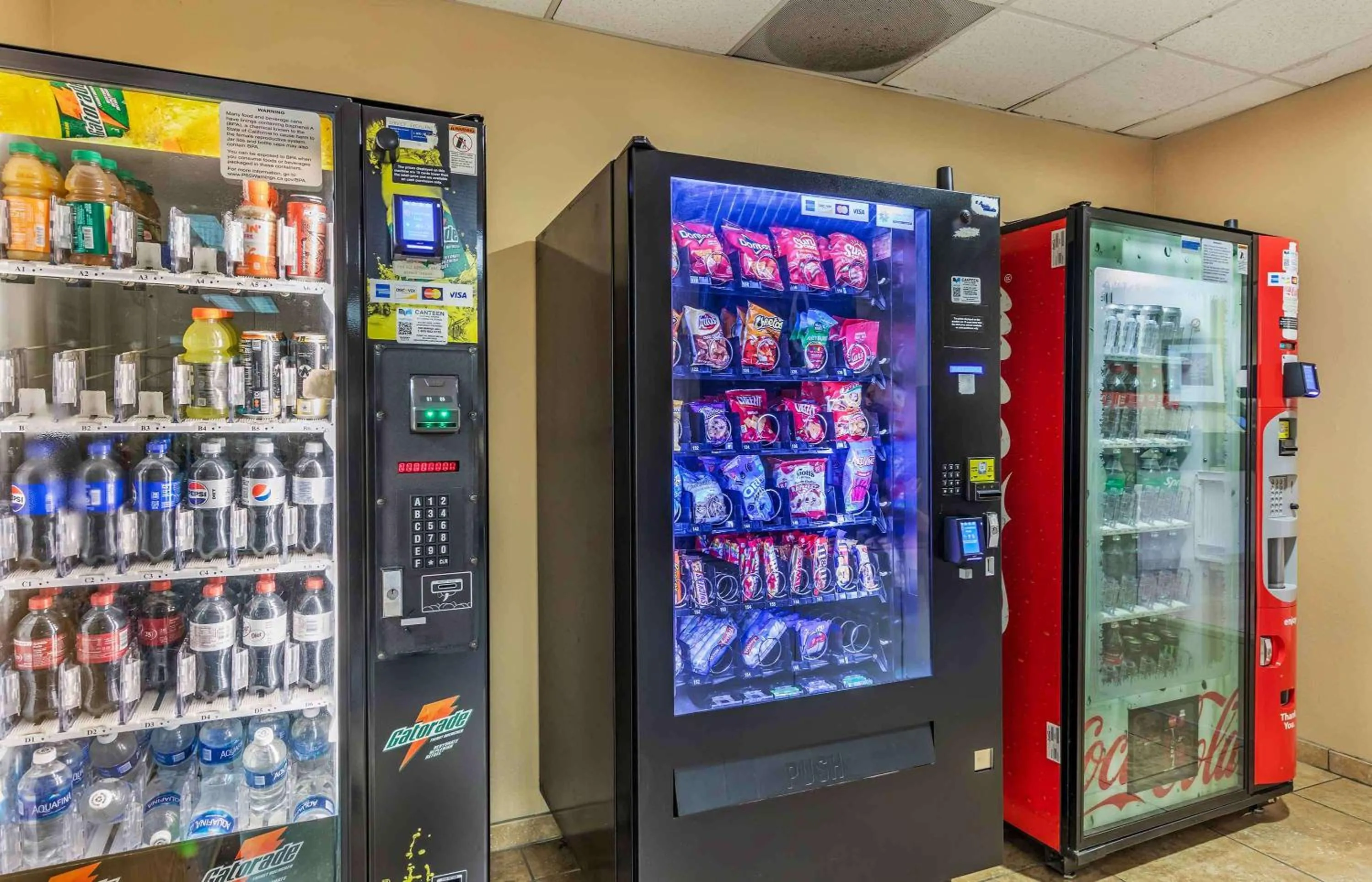 Property building in Extended Stay America Suites - Bakersfield - Chester Lane