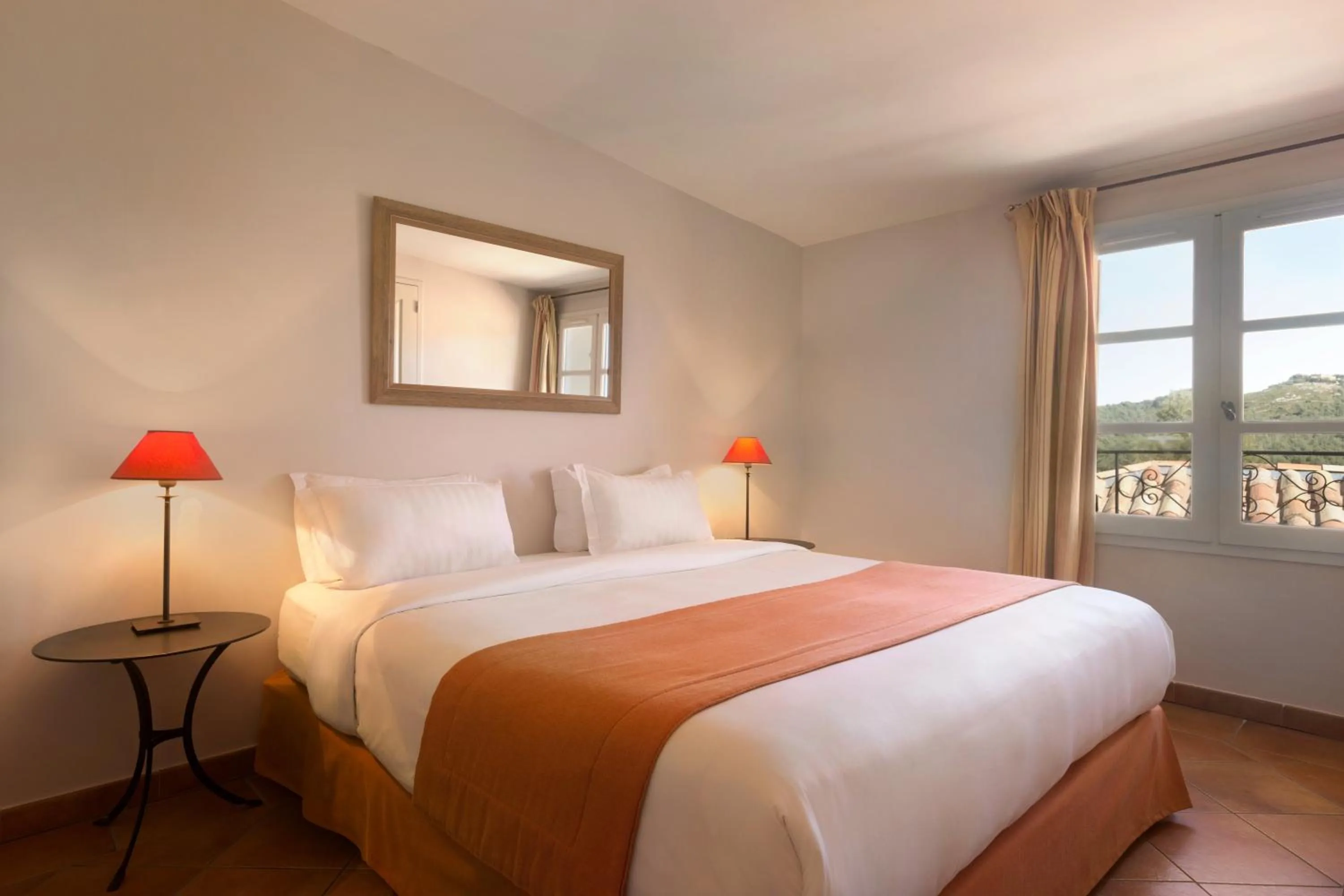 Bed in Le Fregate Provence