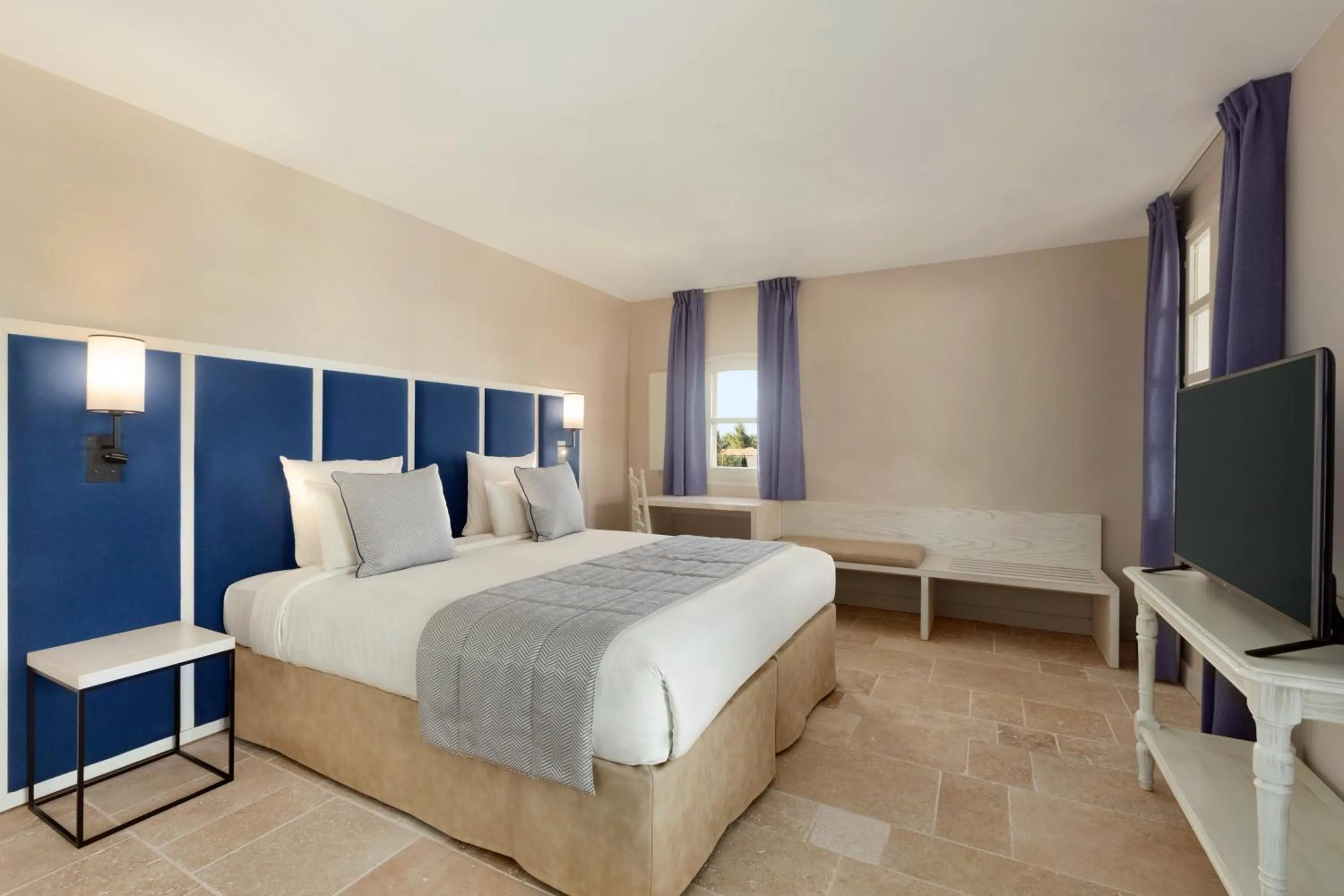 Bed in Le Fregate Provence