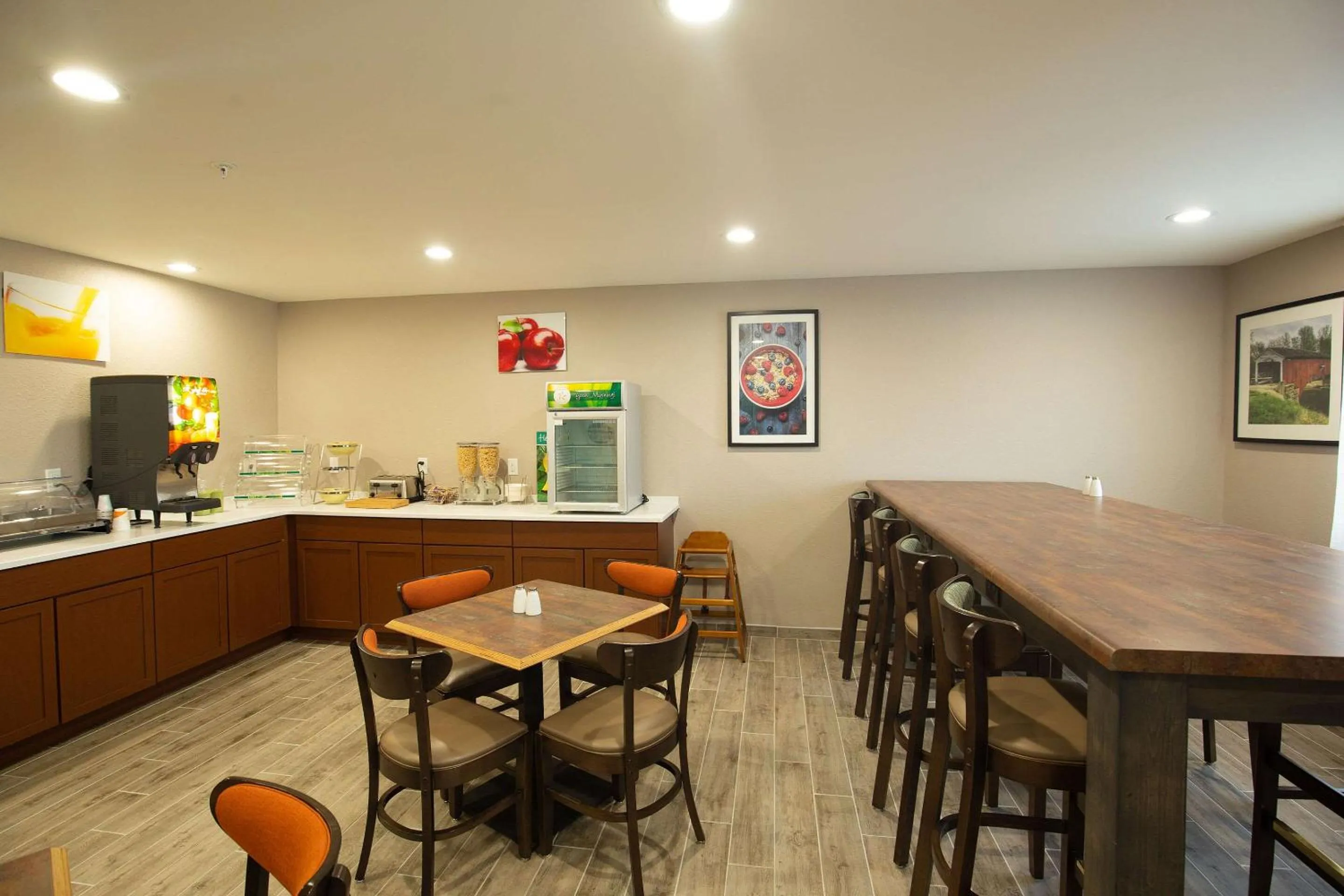 Breakfast in Quality Inn & Suites Hammond Near I-8090