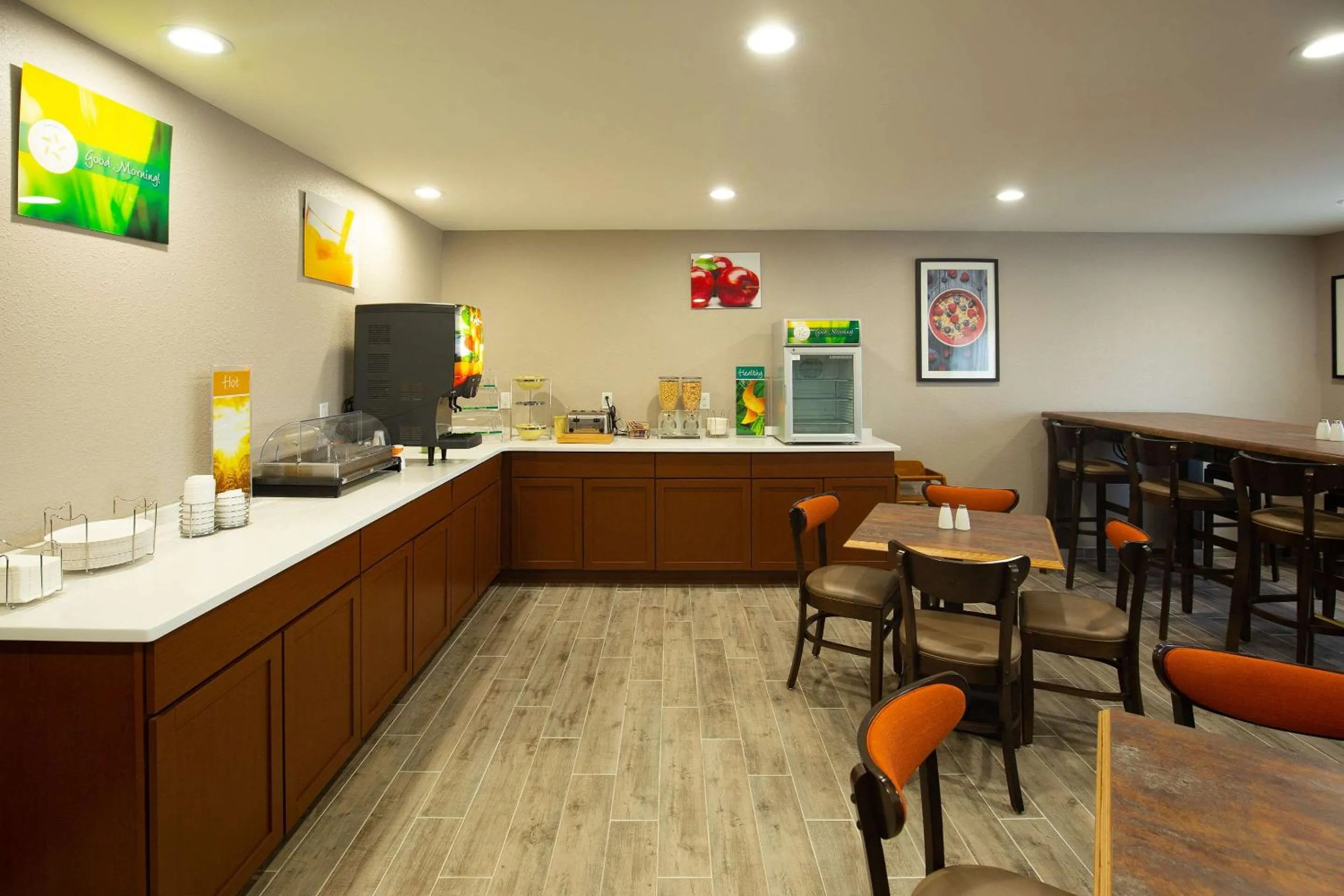 Breakfast in Quality Inn & Suites Hammond Near I-8090