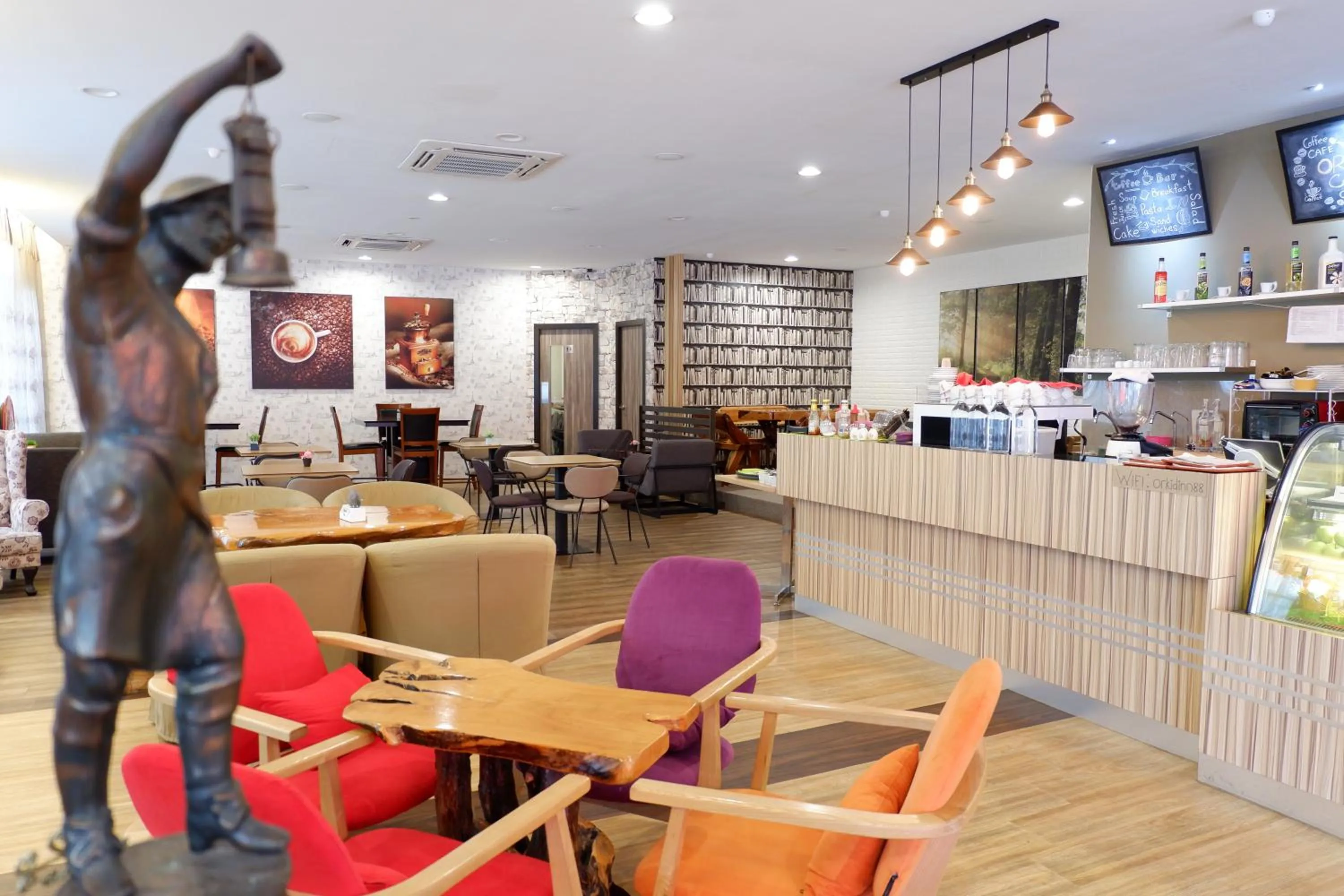 Dining area in Orkid Inn Mahkota Cheras