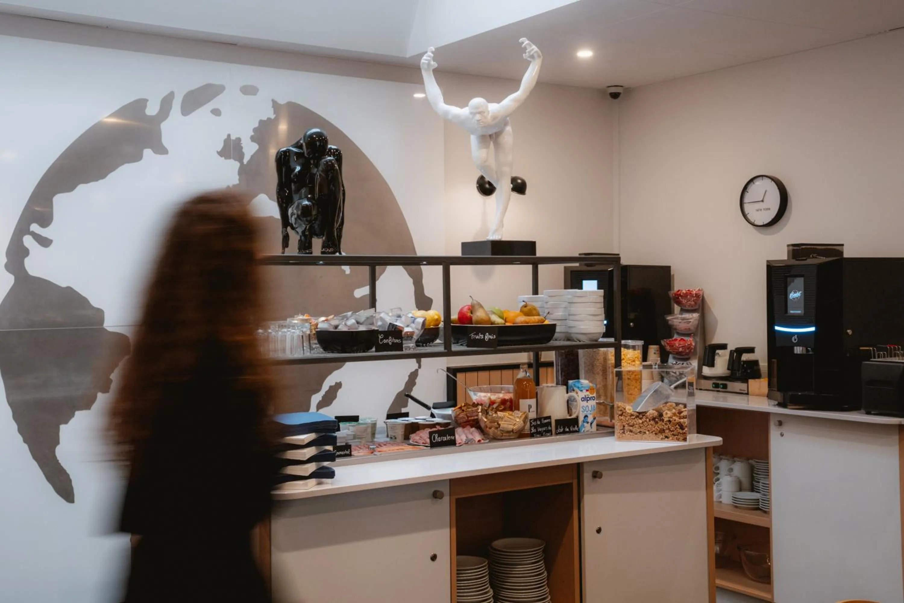 Breakfast in Red Fox