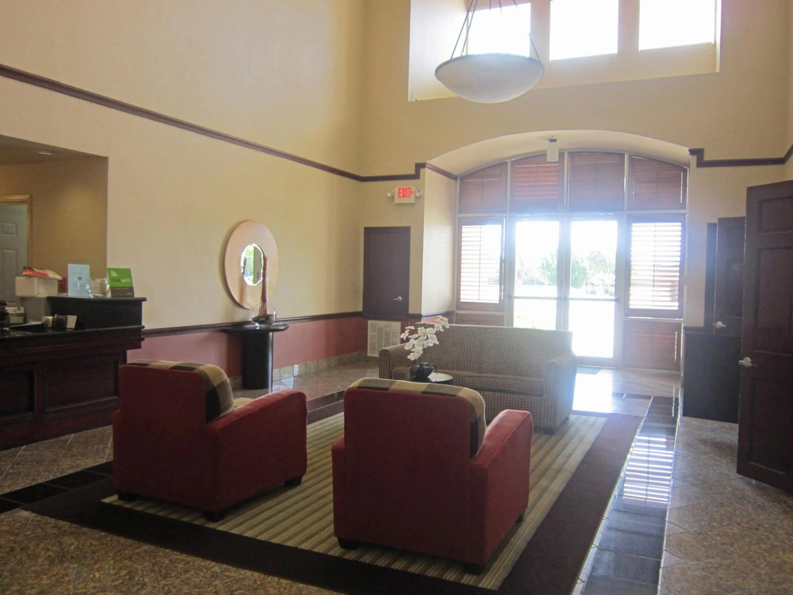 Lobby or reception in Sonesta Simply Suites Stafford