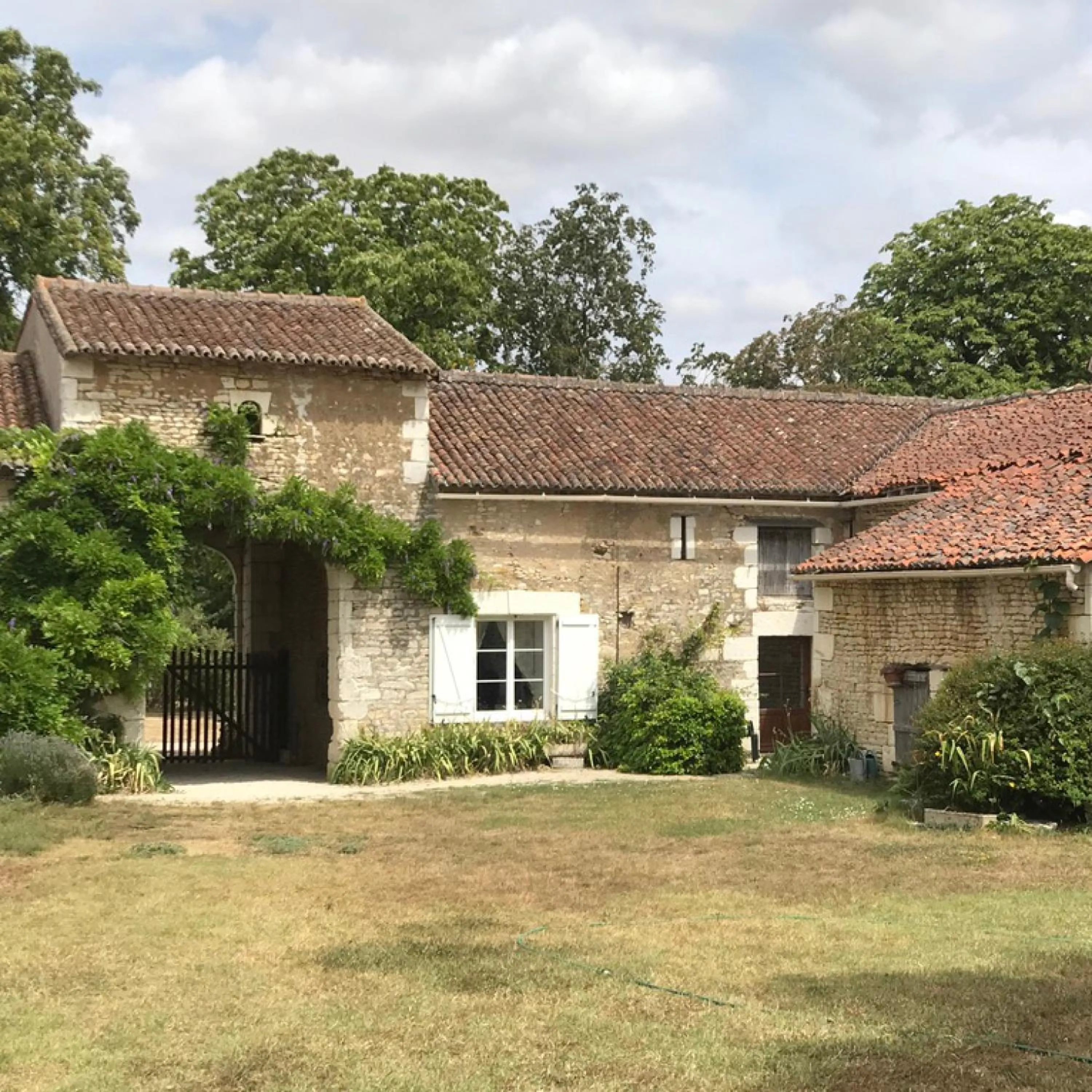 Property building in Le Logis de la Pataudière