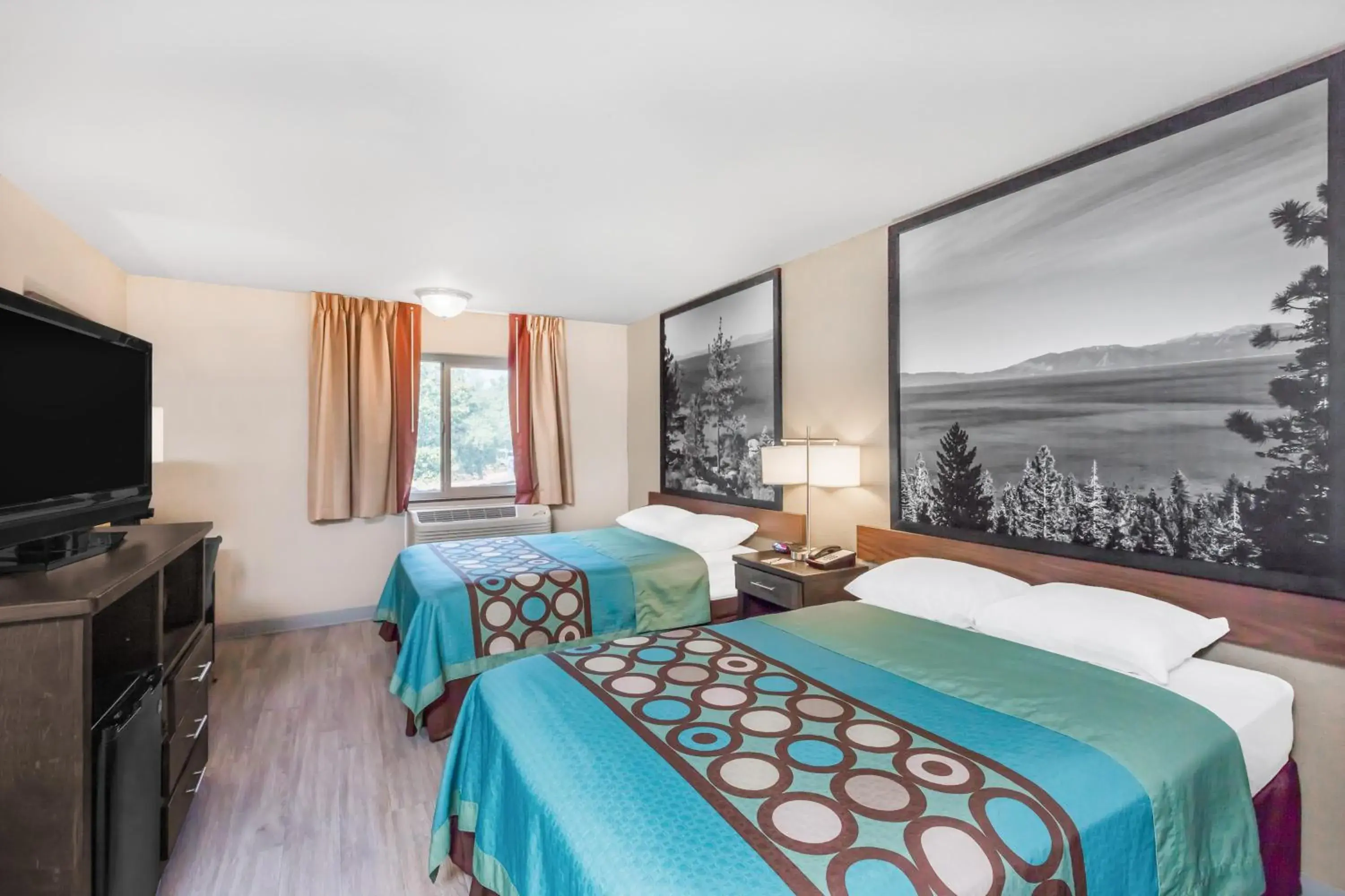 Double Room with Two Doube Beds - Pet Friendly/Non-Smoking in Super 8 by Wyndham Redding Double Room with Two Doube Beds - Pet Friendly/Non-Smoking in Super 8 by Wyndham Redding