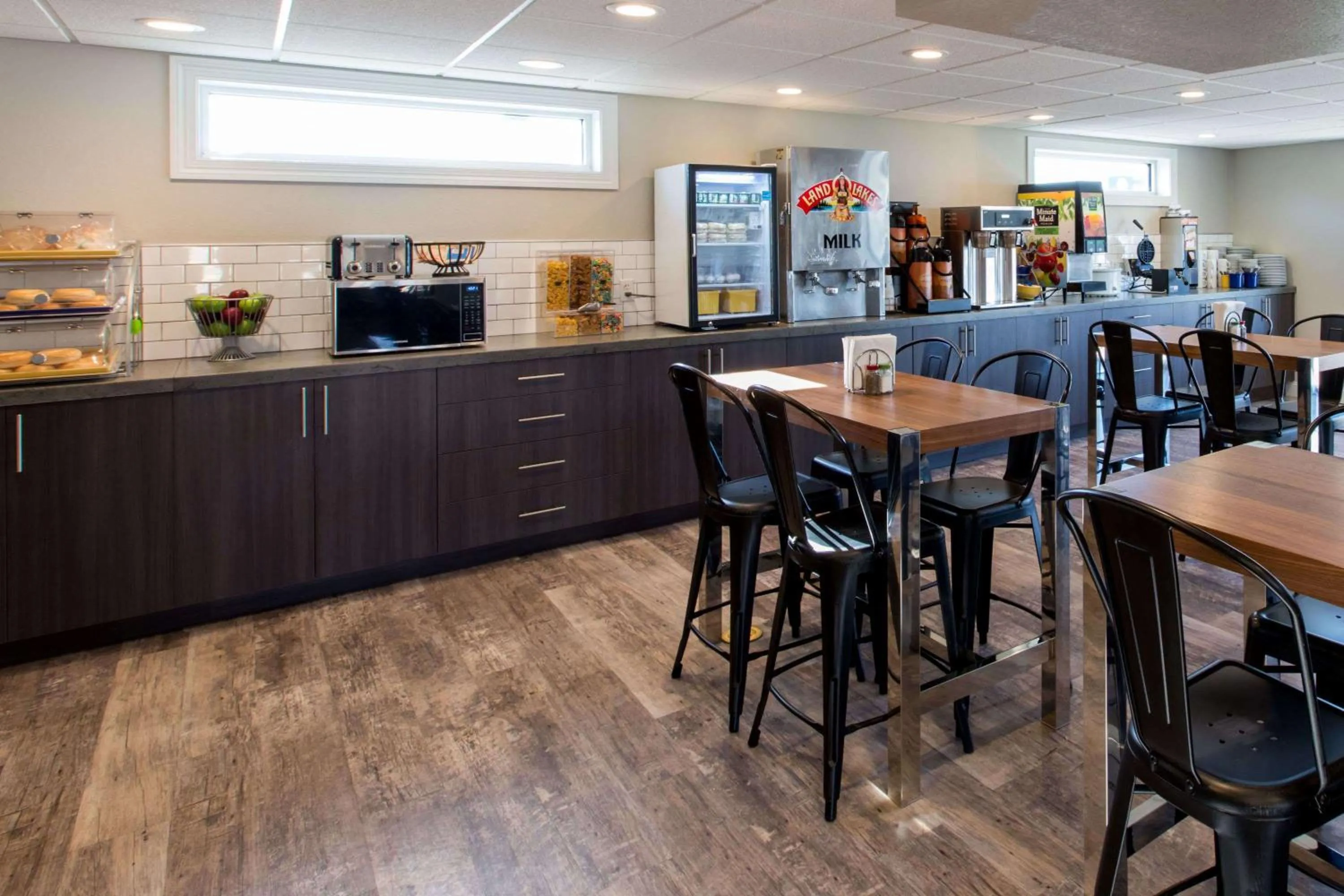 Restaurant/places to eat in Days Inn by Wyndham Pierre