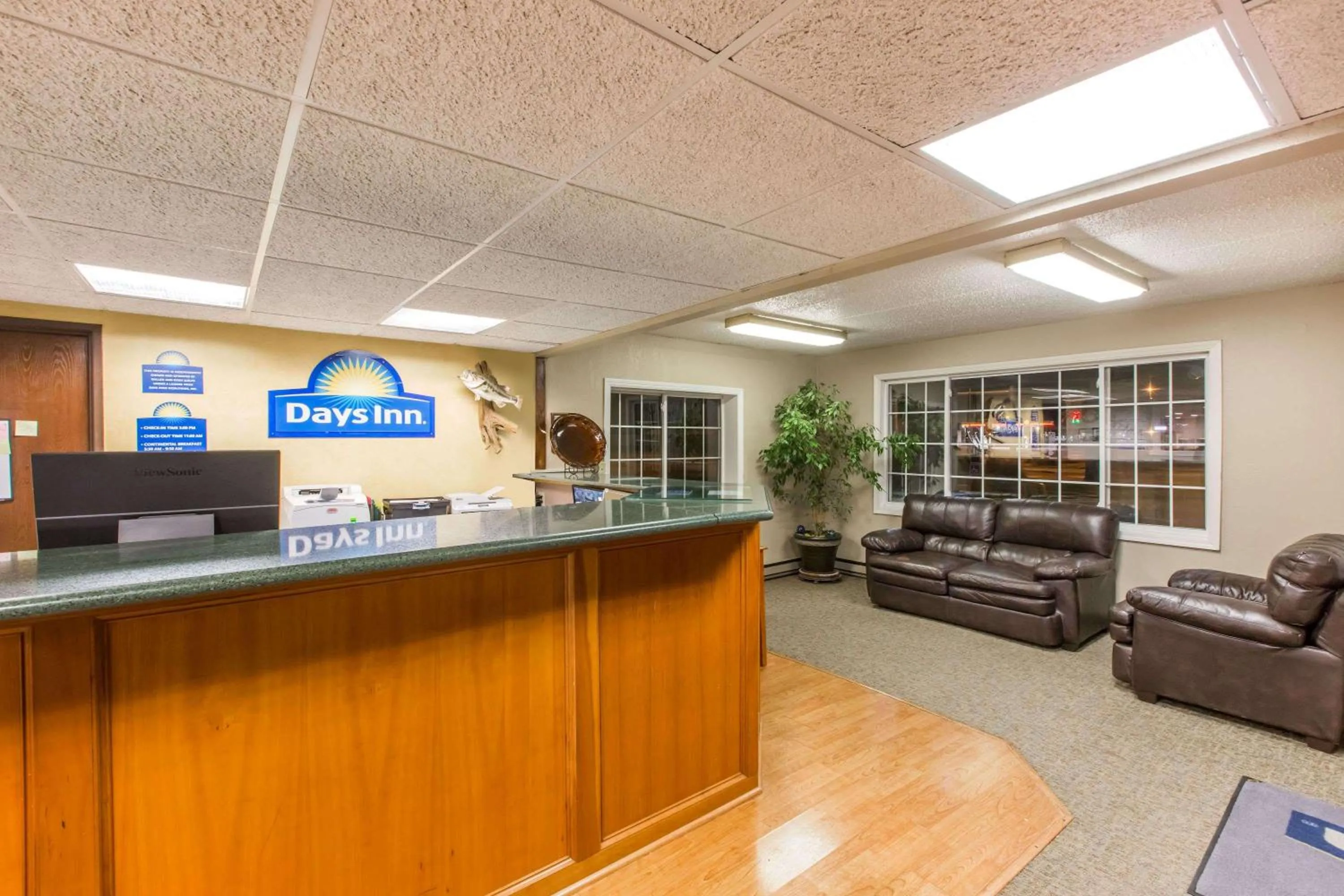 Lobby or reception in Days Inn by Wyndham Pierre