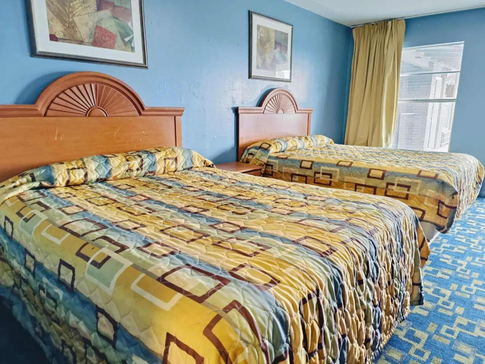 2 Queen Beds Non-Smoking in Valley Motel By Townhouse Corpus Christi Near Airport I 37 2 Queen Beds Non-Smoking in Valley Motel By Townhouse Corpus Christi Near Airport I 37