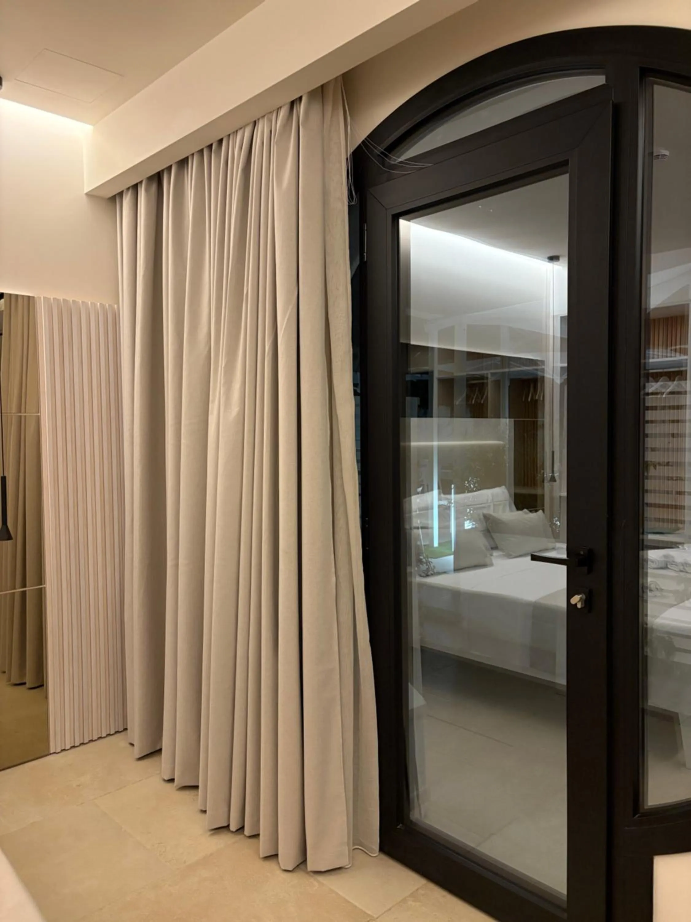 Facade/entrance, Bed in Sunset Beach Club Tropea