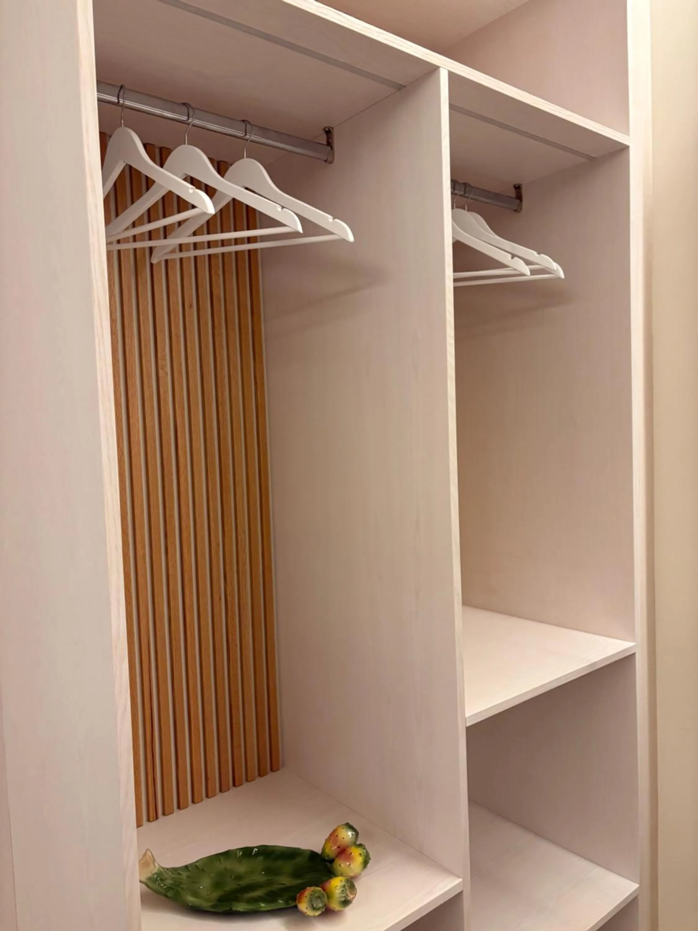 wardrobe in Sunset Beach Club Tropea