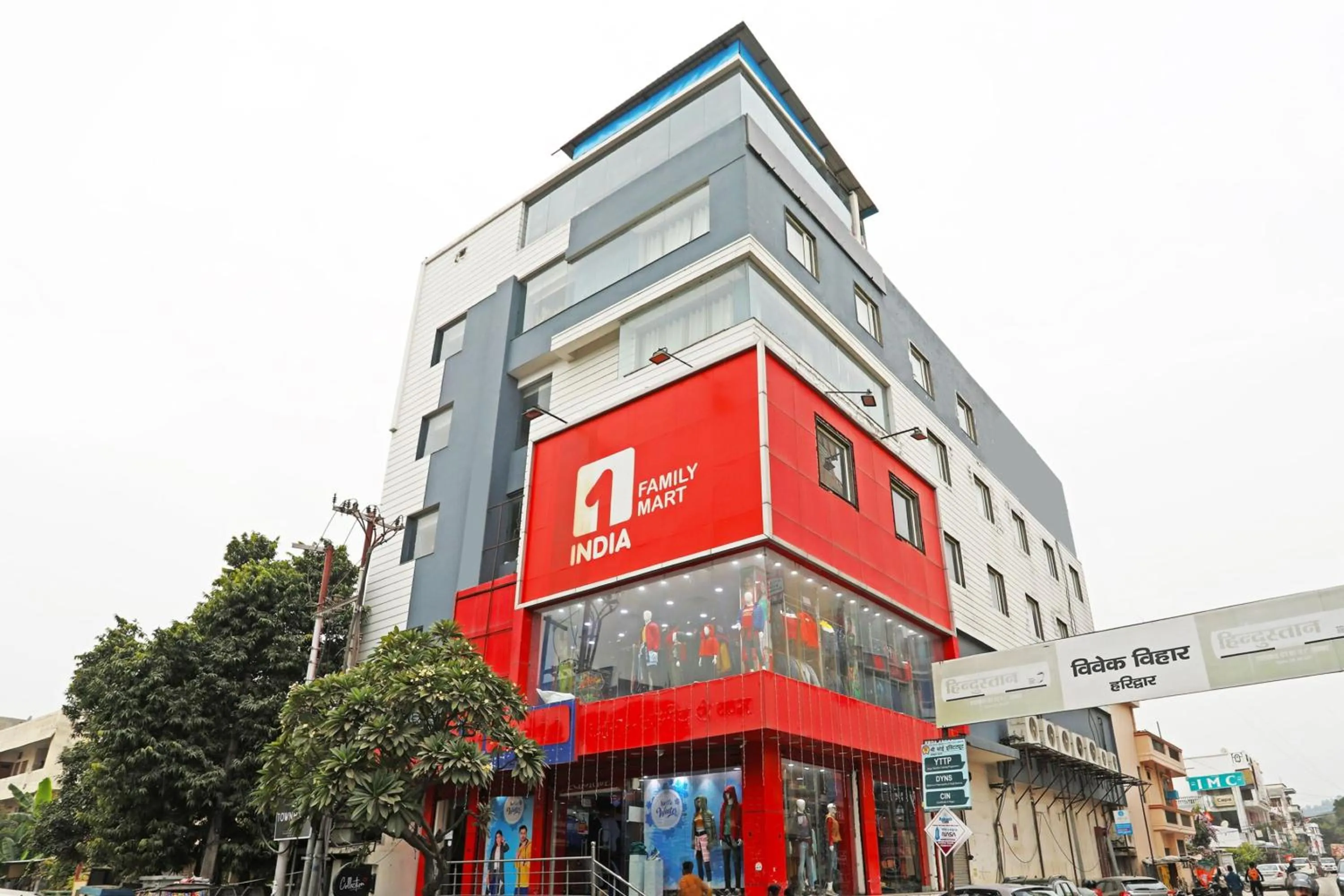 Facade/entrance in Townhouse Ranipur Mor