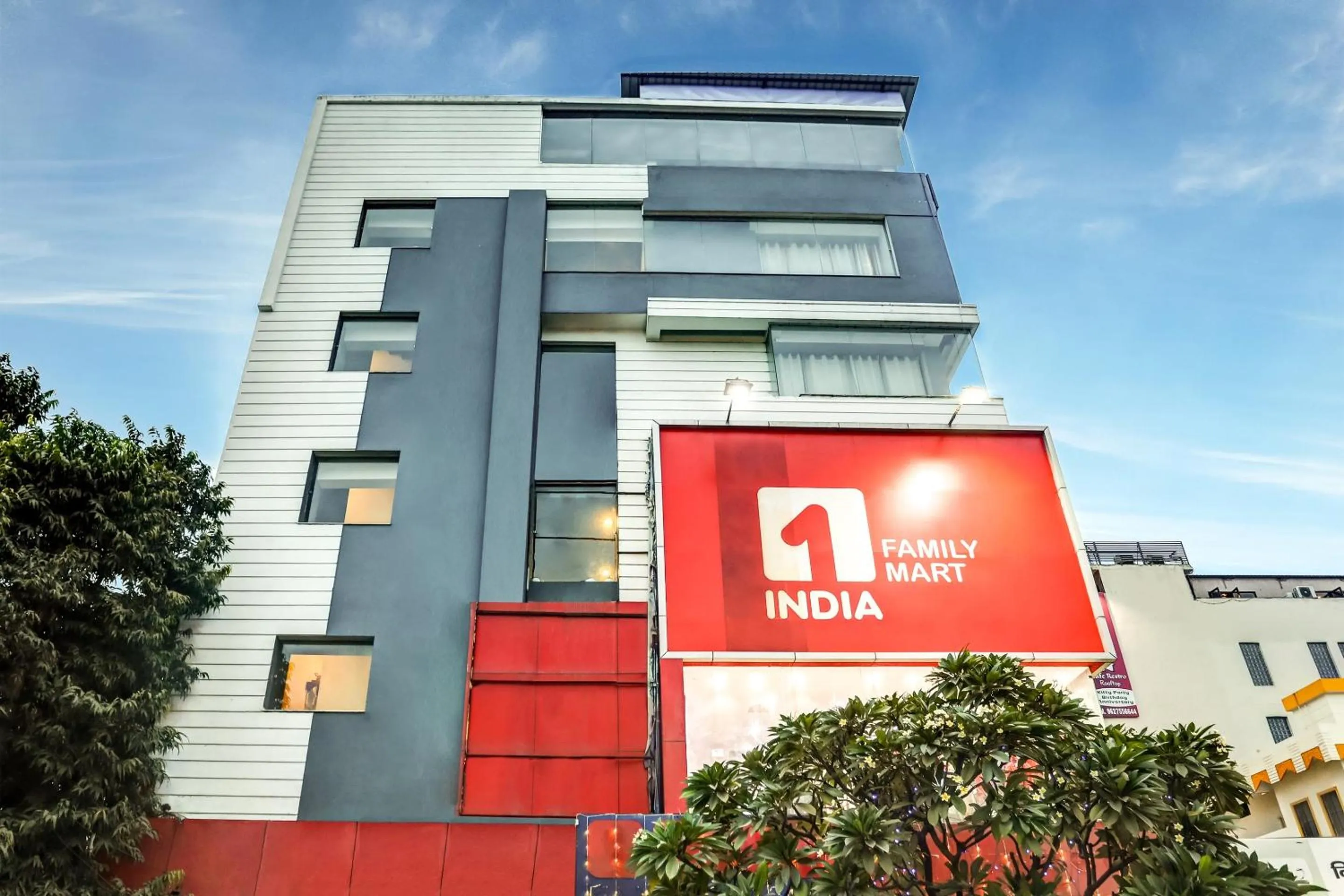 Facade/entrance in Super Townhouse Ranipur Mor