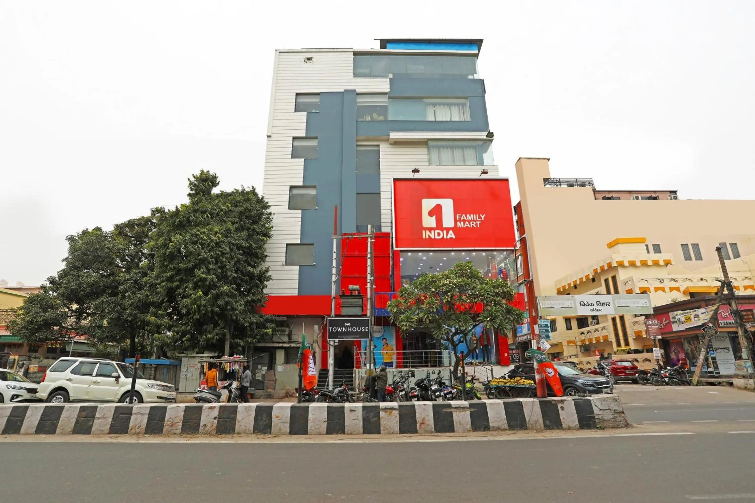 Facade/entrance in Super Townhouse Ranipur Mor
