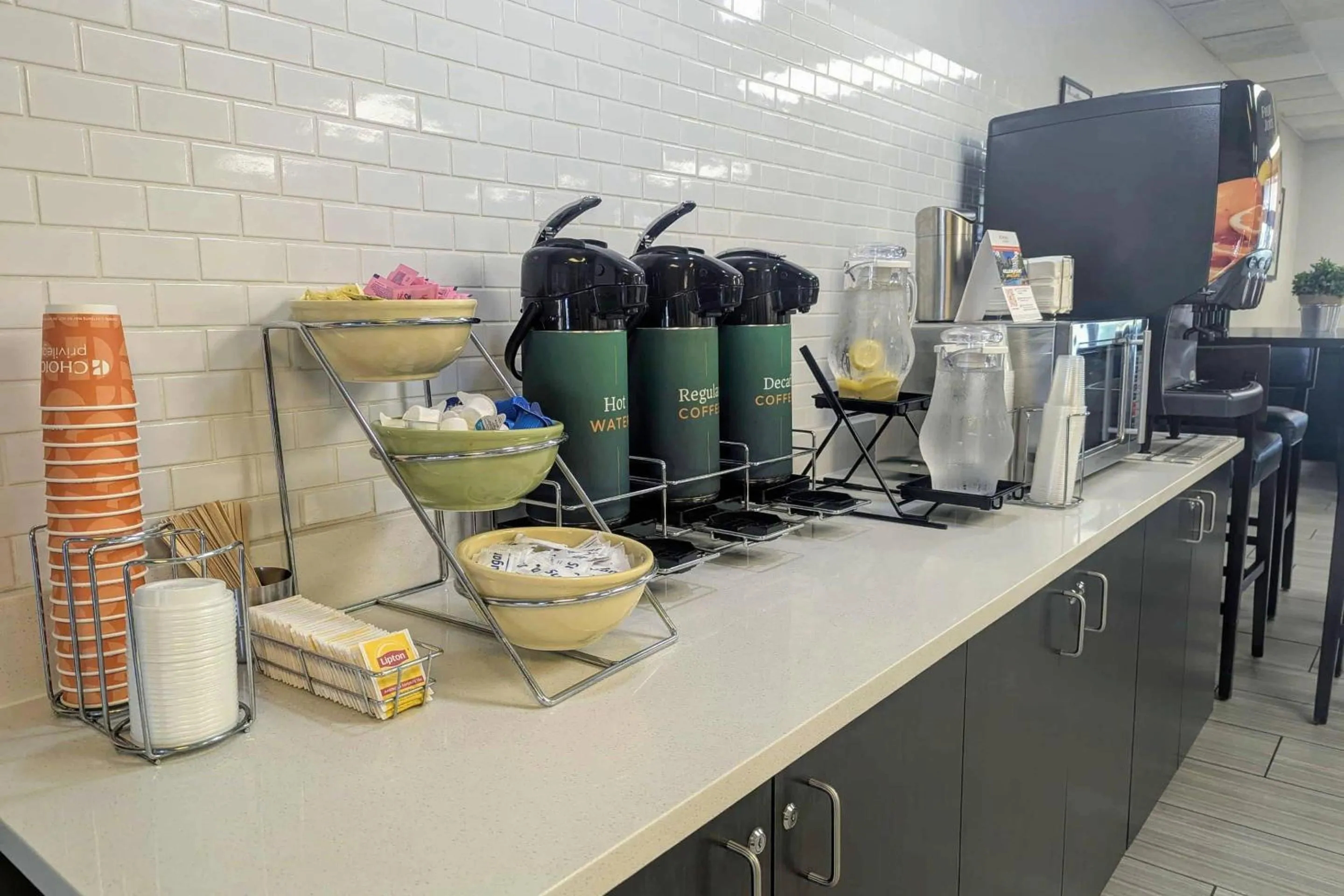 Breakfast in Quality Inn Warrensburg