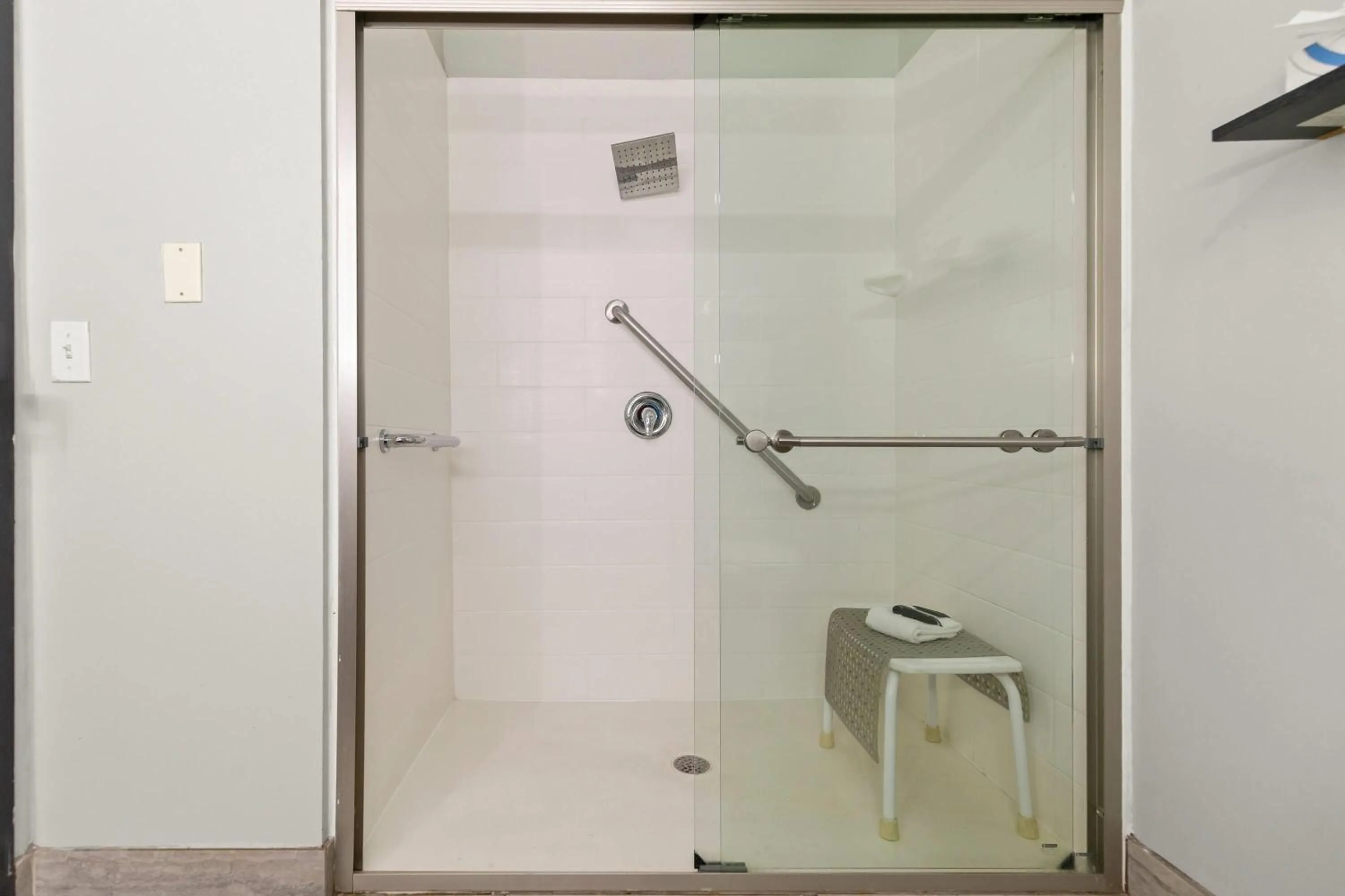 Photo of the whole room in Wingate by Wyndham Humble/Houston Intercontinental Airport