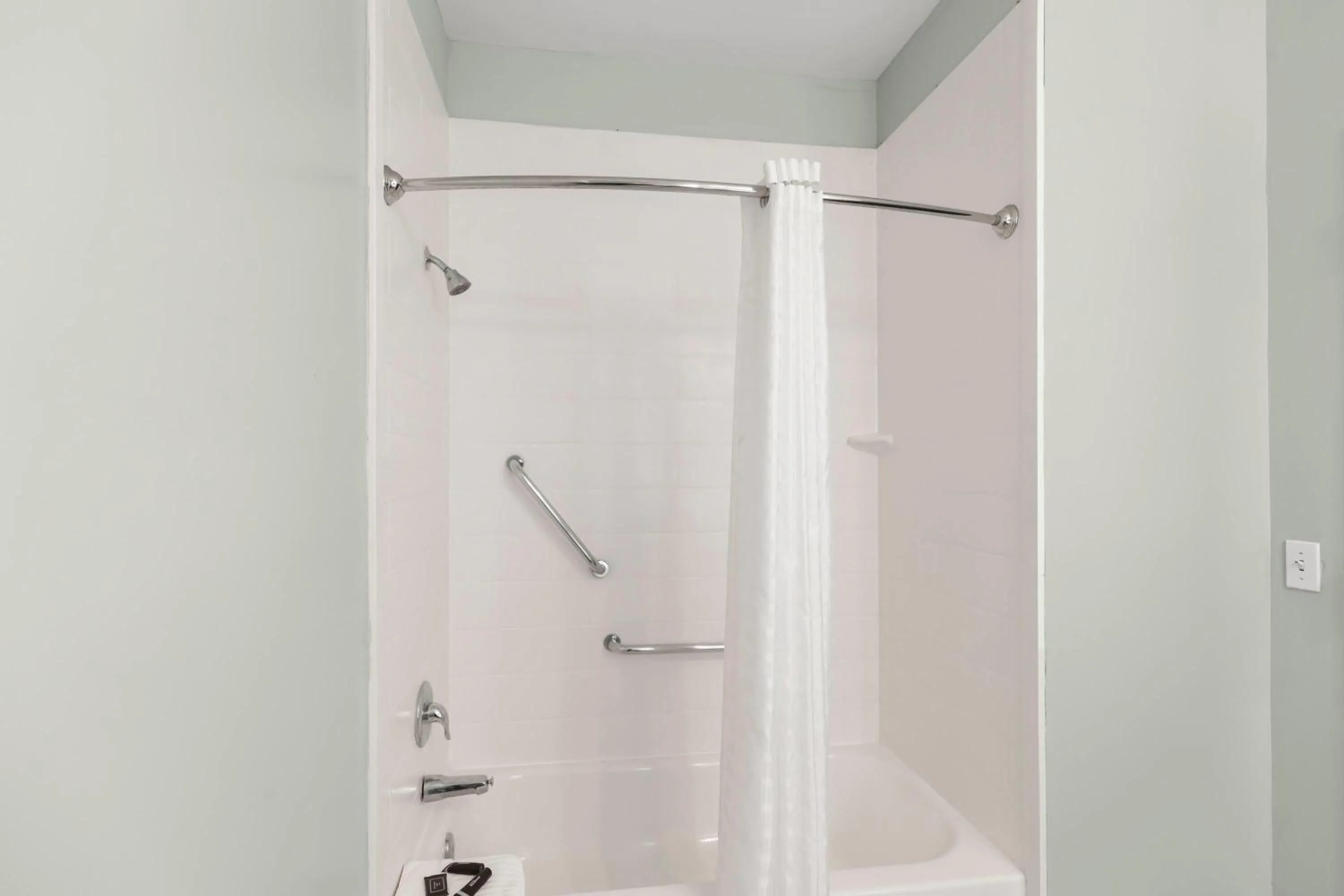 Photo of the whole room in Wingate by Wyndham Humble/Houston Intercontinental Airport