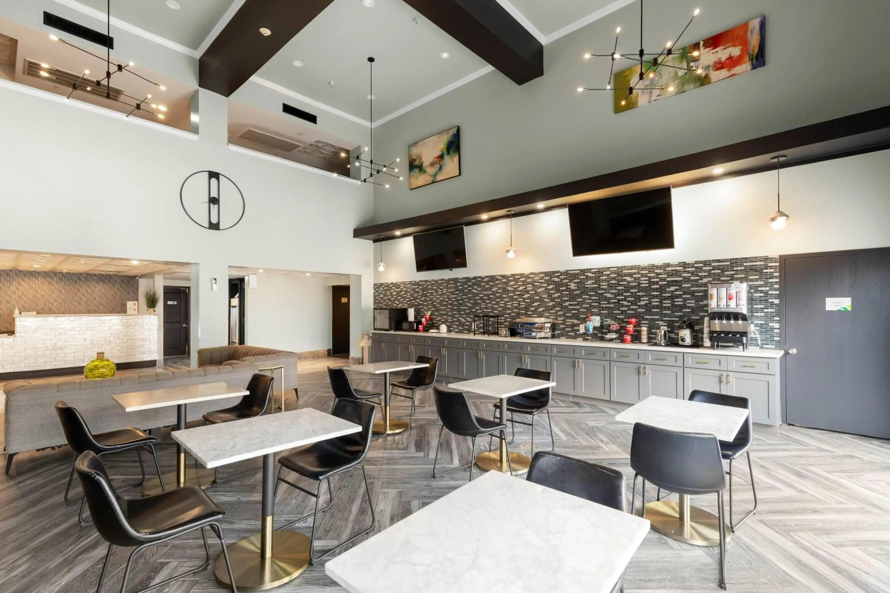 Restaurant/places to eat in Wingate by Wyndham Humble/Houston Intercontinental Airport