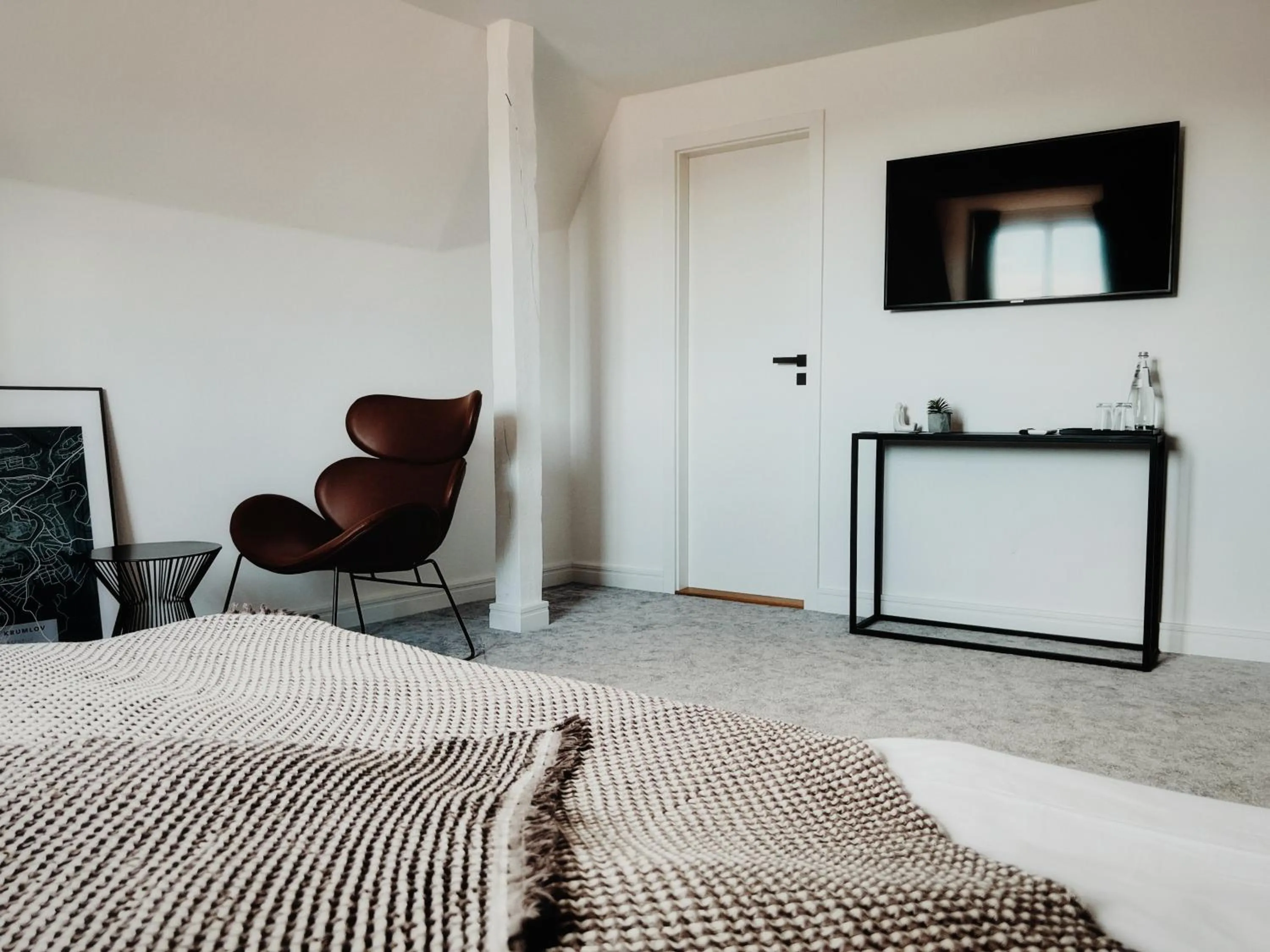 TV and multimedia, Bed in Pension MONO - Adults Only