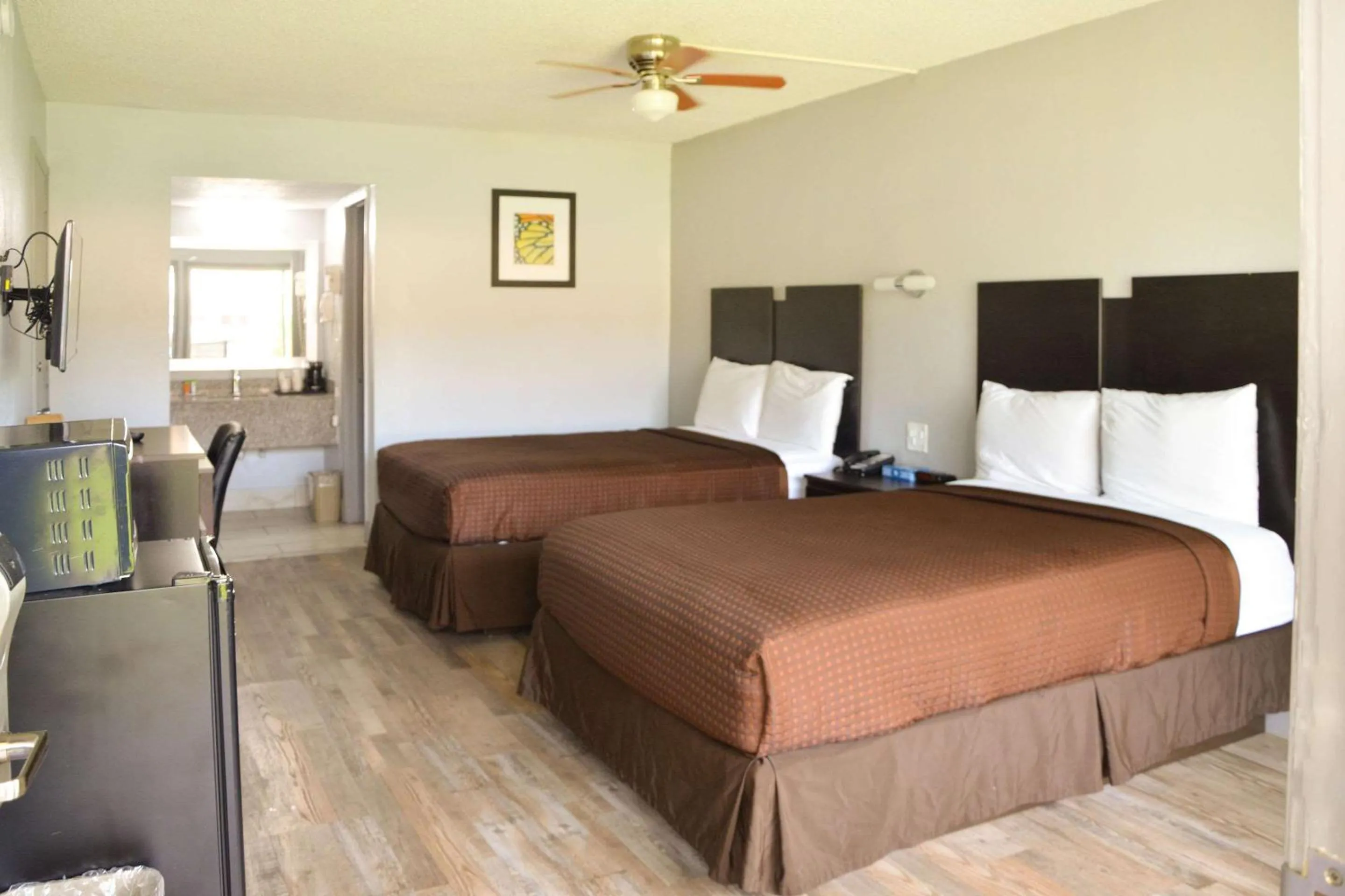 Bedroom, Bed in Rodeway Inn Sun City Center