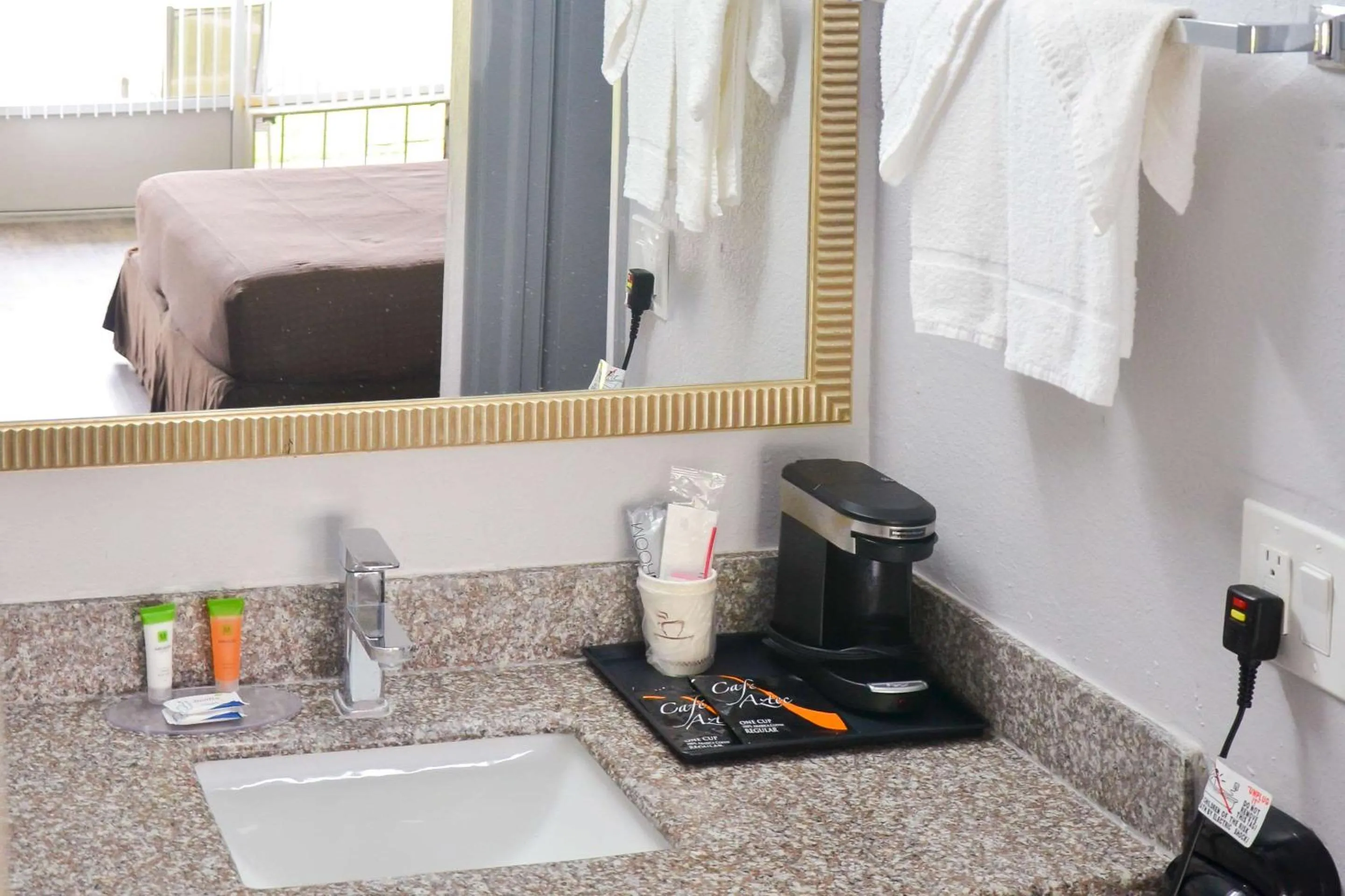 Bedroom in Rodeway Inn Sun City Center