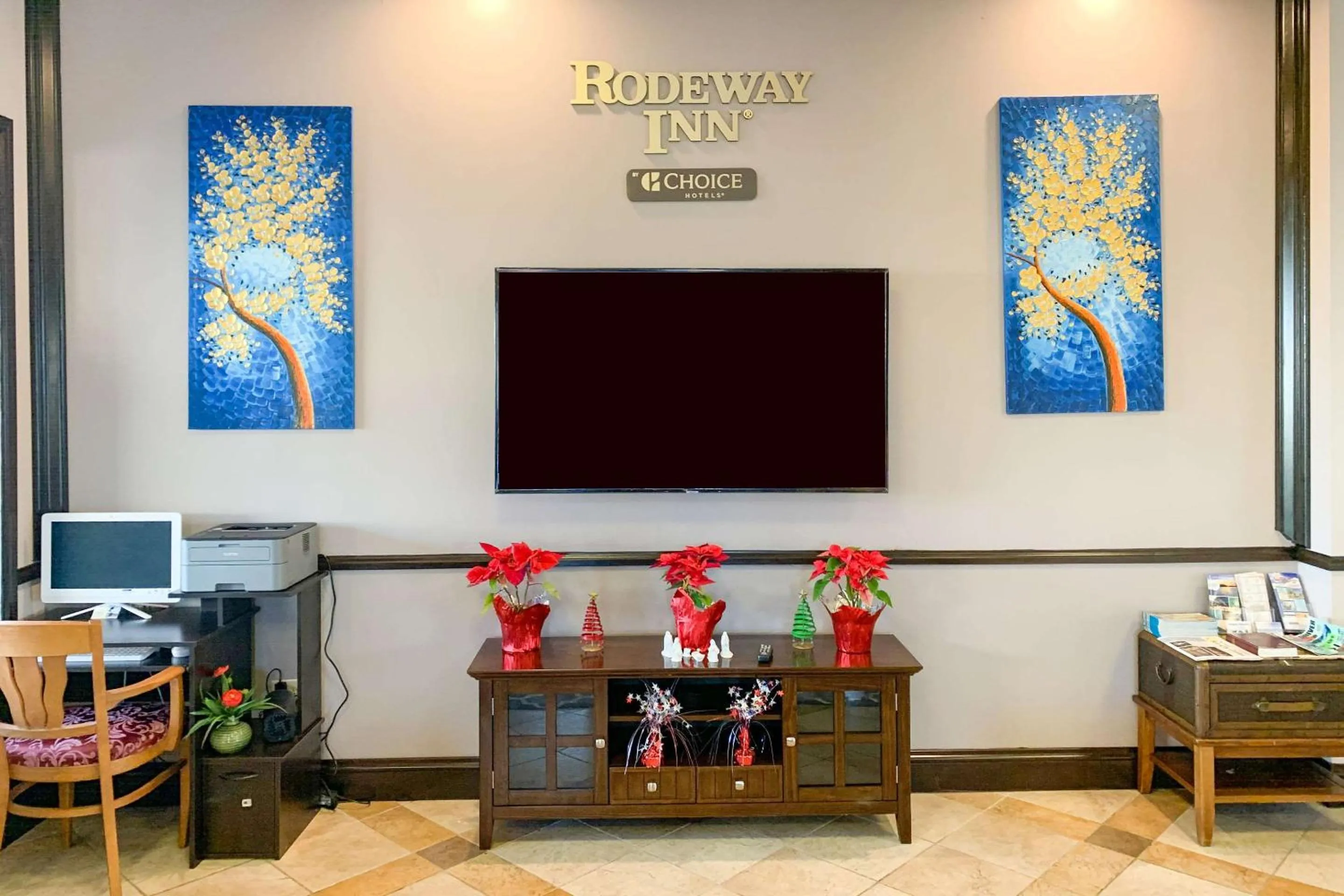 Lobby or reception in Rodeway Inn Sun City Center