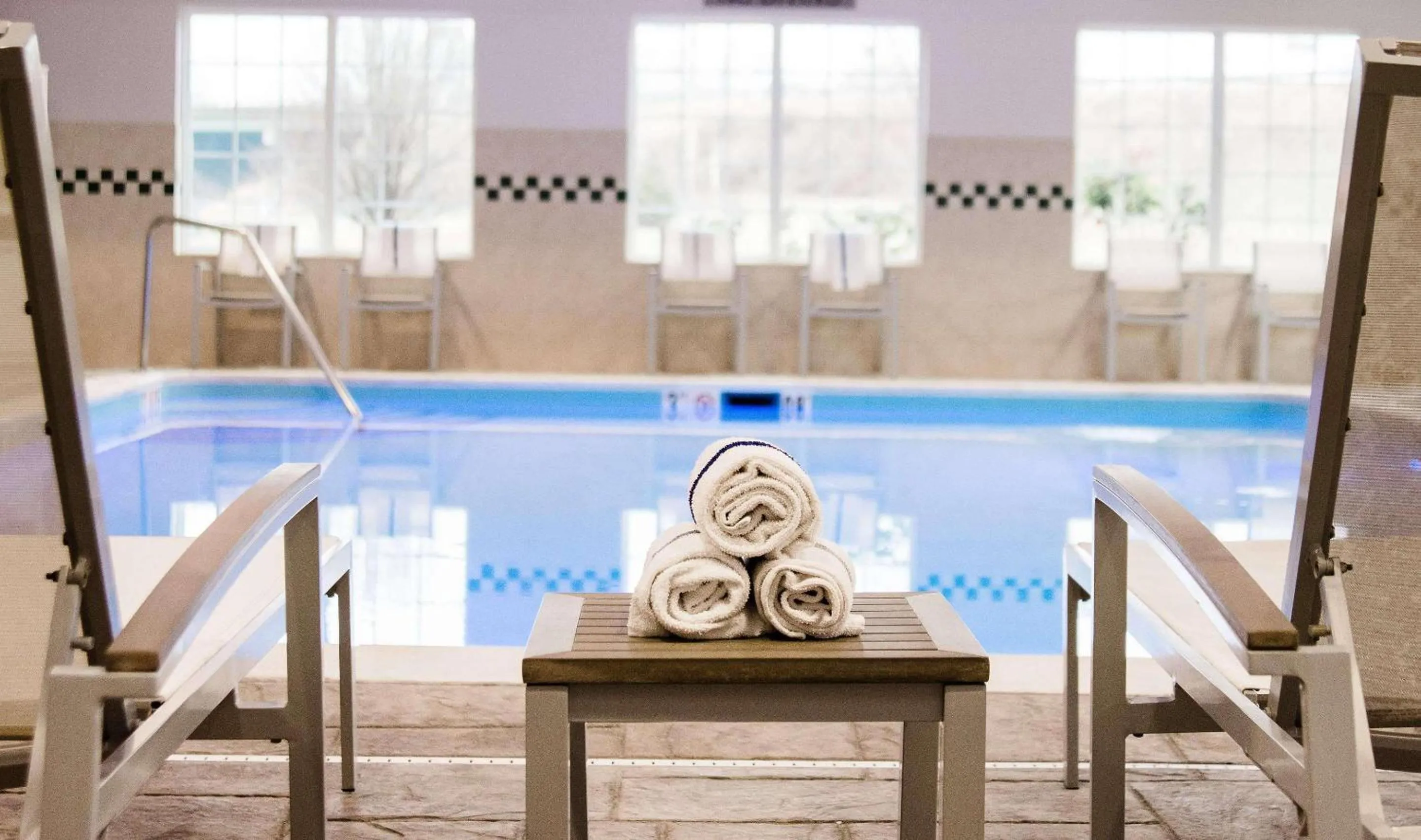 Swimming pool in Country Inn & Suites by Radisson, Winchester, VA
