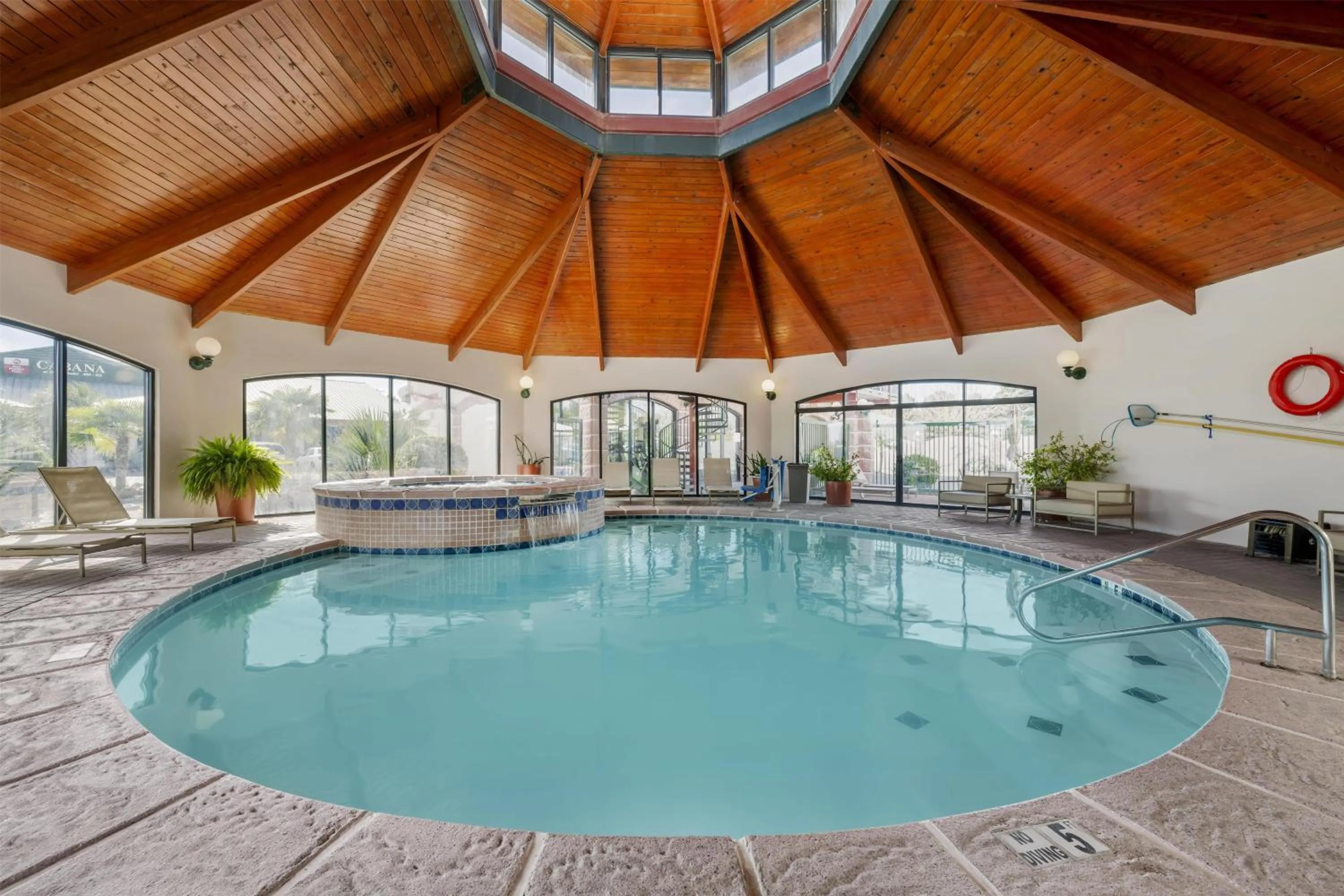 Pool view in Best Western Plus Swiss Chalet Hotel & Suites