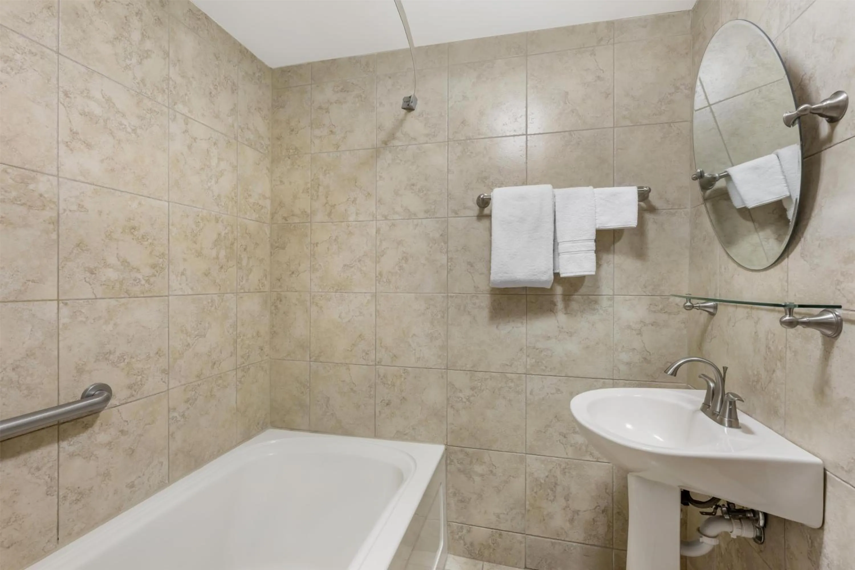 Bathroom in Best Western Plus Swiss Chalet Hotel & Suites