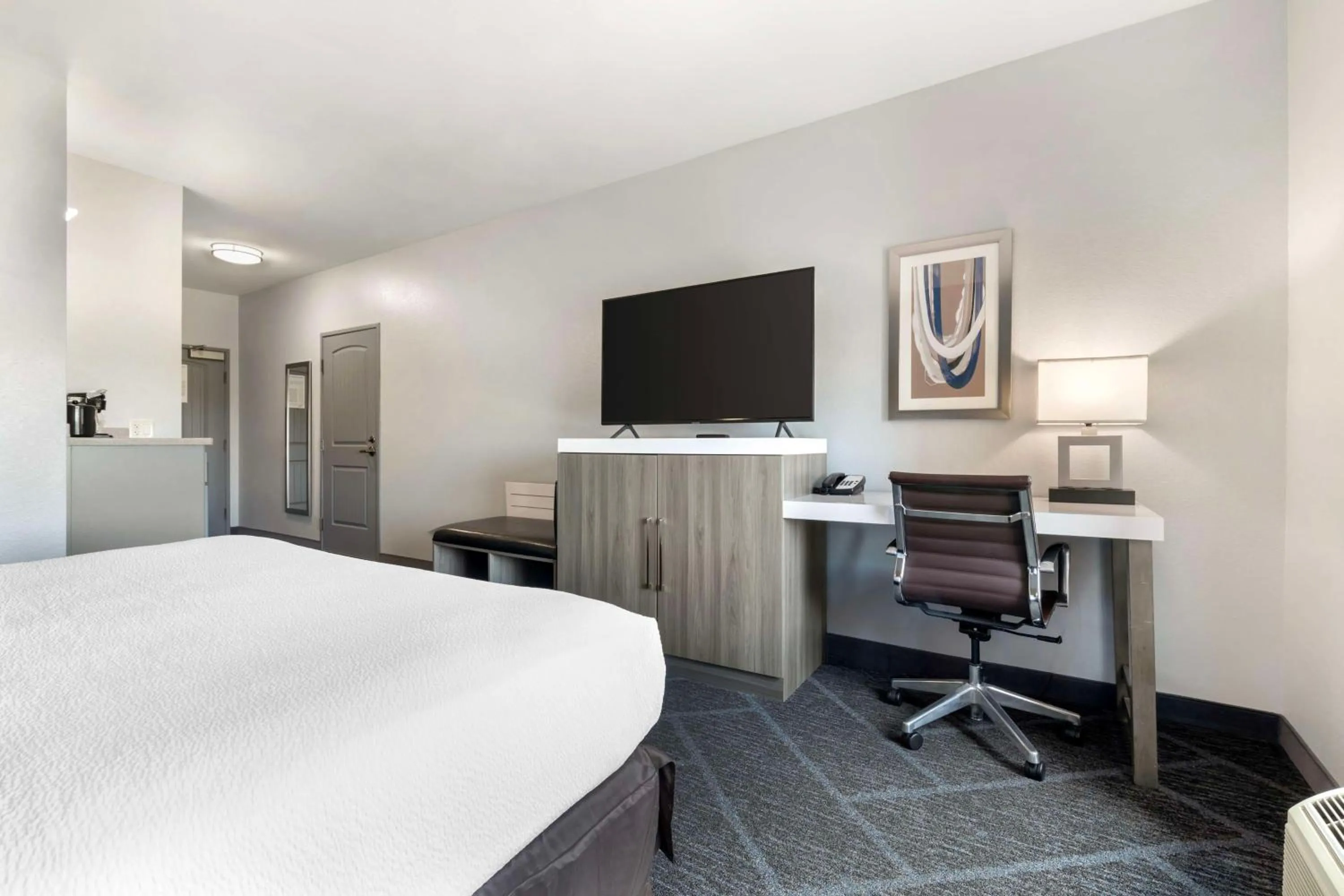 Bedroom, Bed in Best Western Plus Appleton Airport Mall Hotel