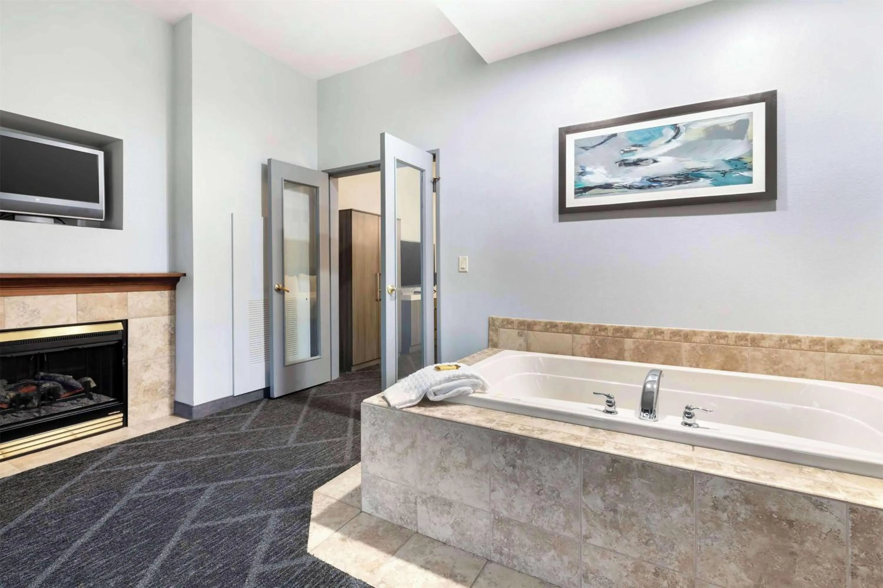 Photo of the whole room in Wyndham Garden Appleton