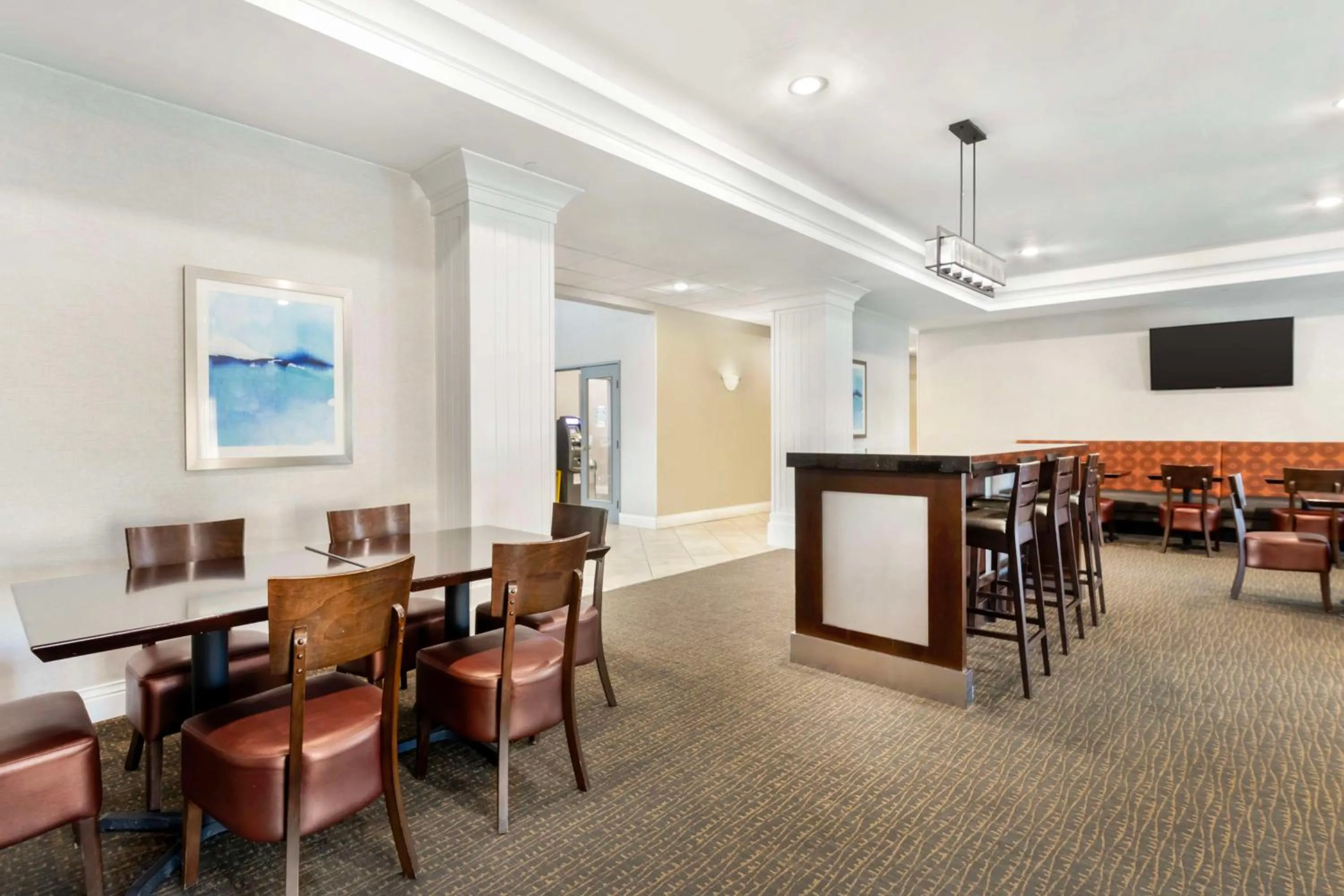 Breakfast in Best Western Plus Appleton Airport Mall Hotel