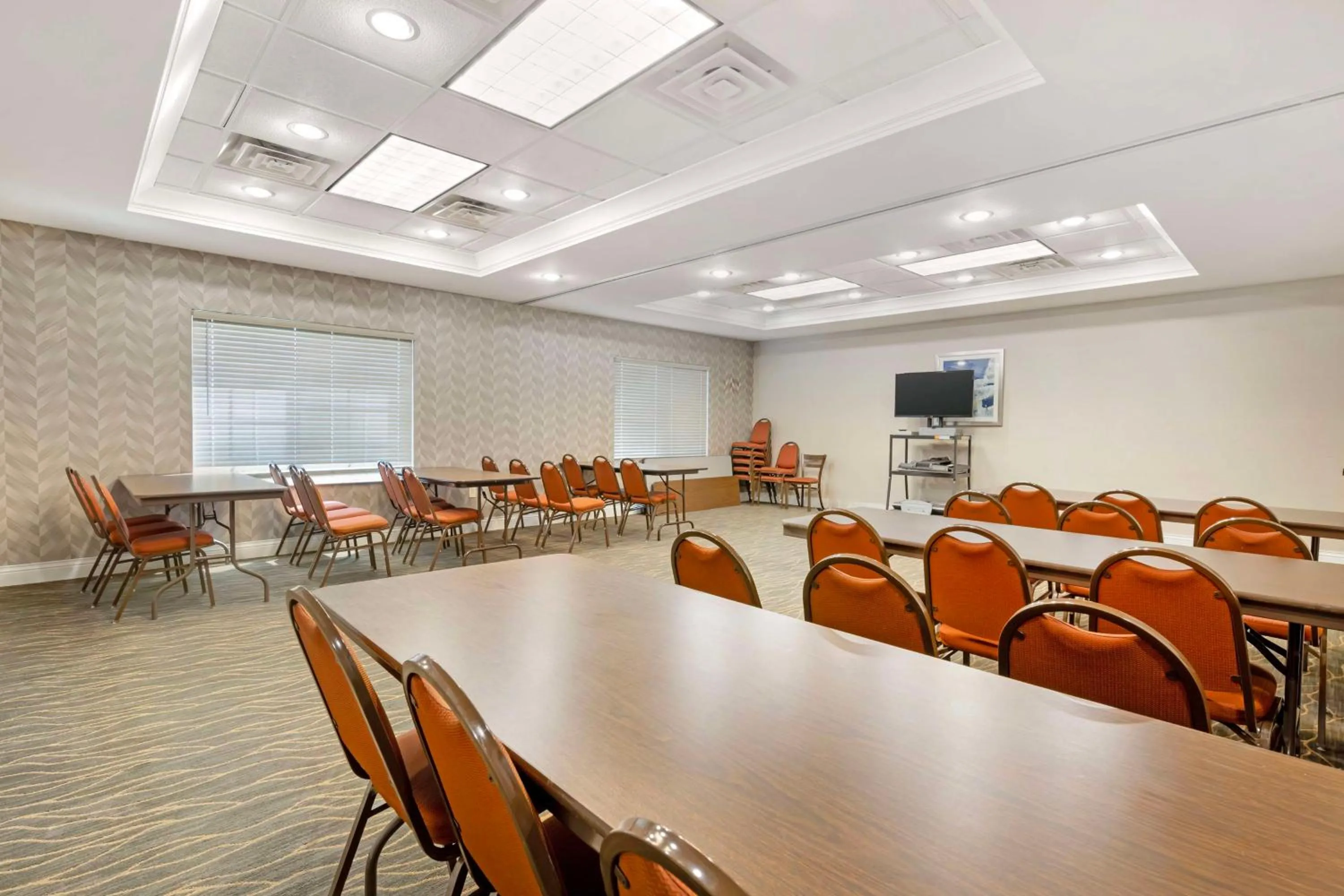 Meeting/conference room in Best Western Plus Appleton Airport Mall Hotel