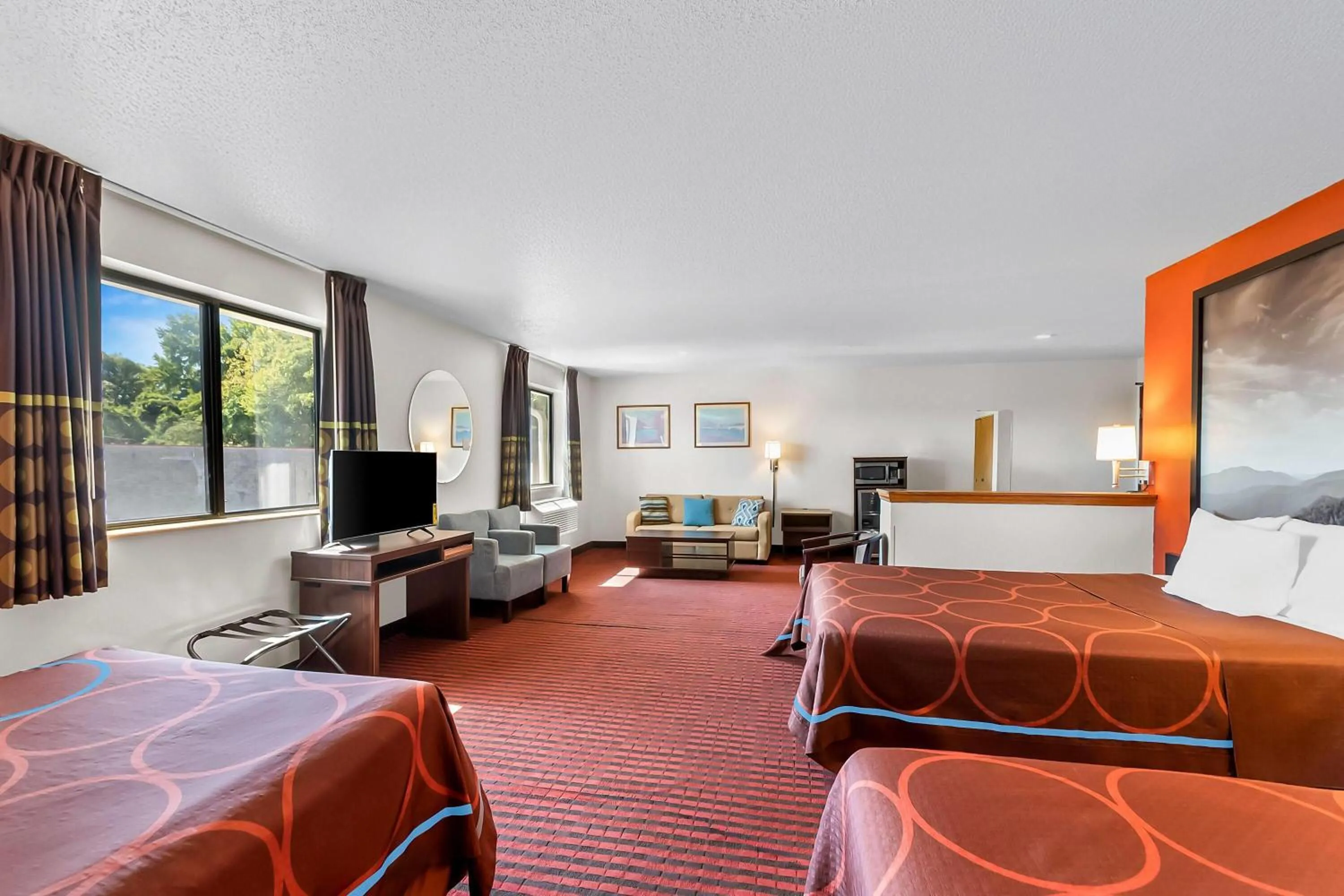 Photo of the whole room, Bed in Super 8 by Wyndham Dumfries/Quantico