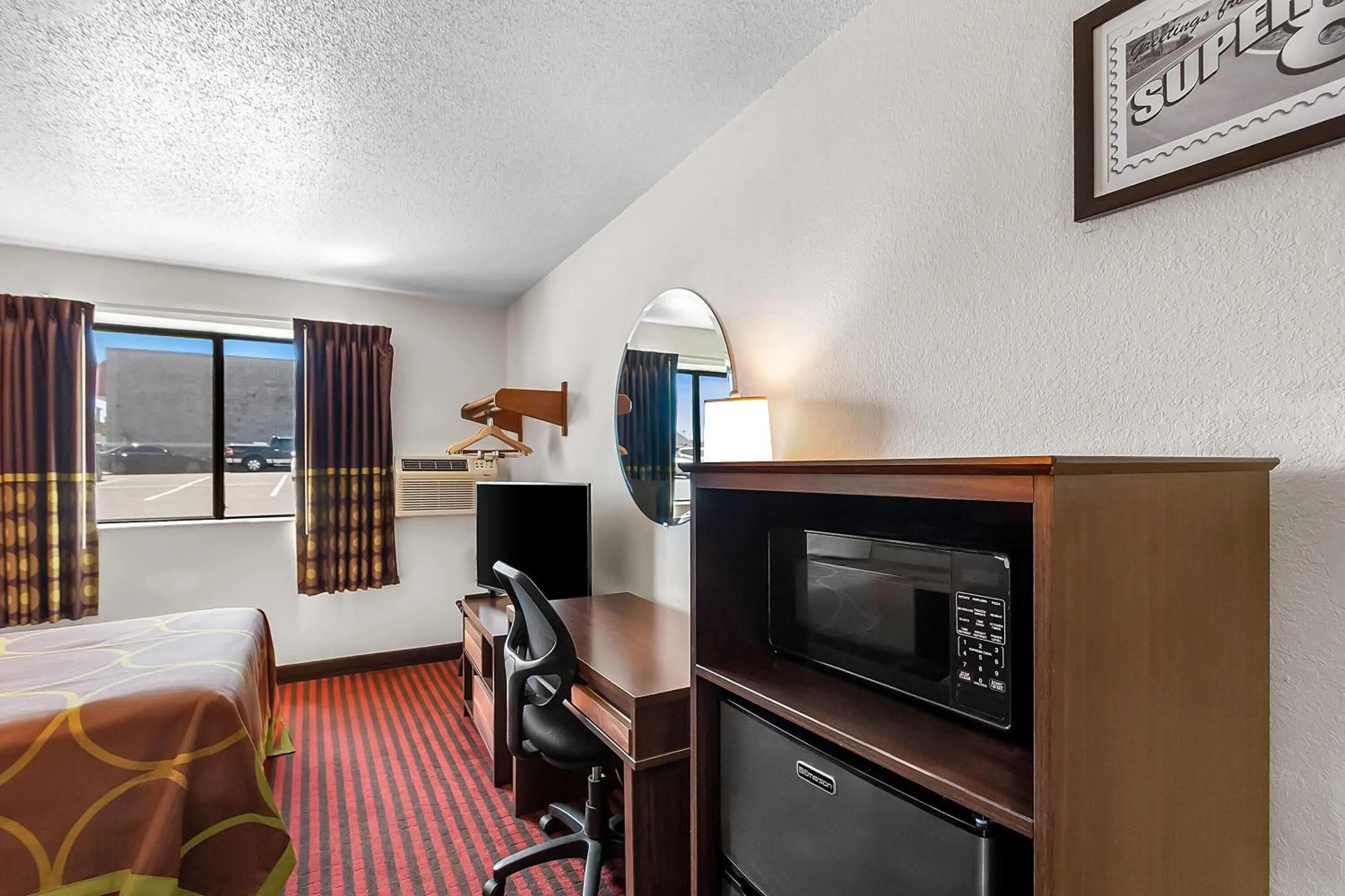 Bed in Super 8 by Wyndham Dumfries/Quantico