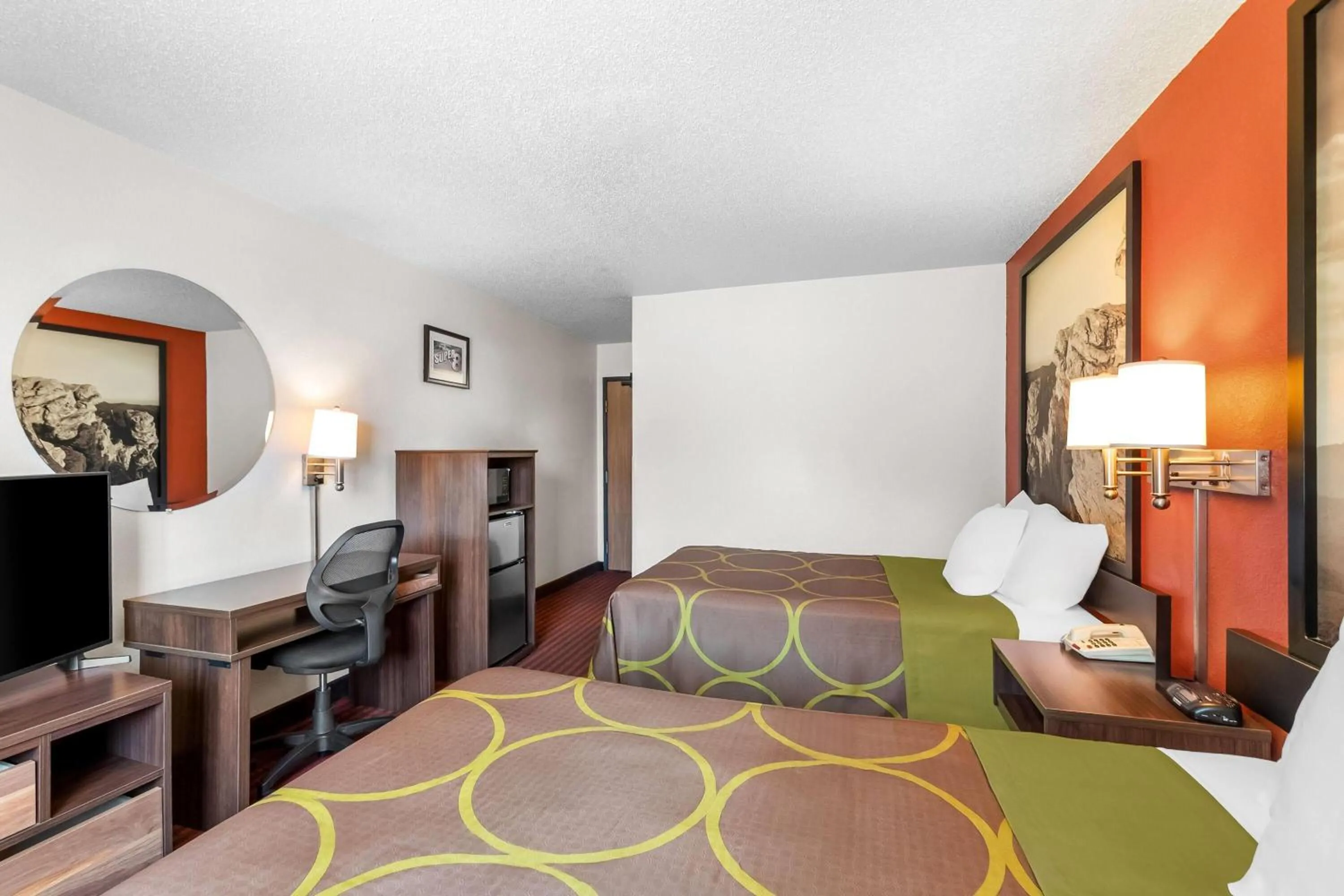 Bed in Super 8 by Wyndham Dumfries/Quantico