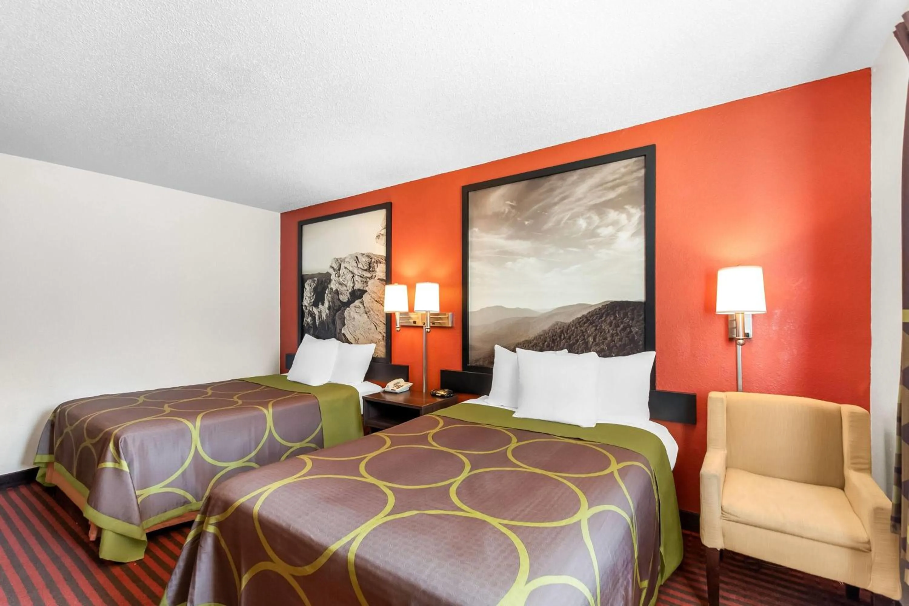 Bed in Super 8 by Wyndham Dumfries/Quantico