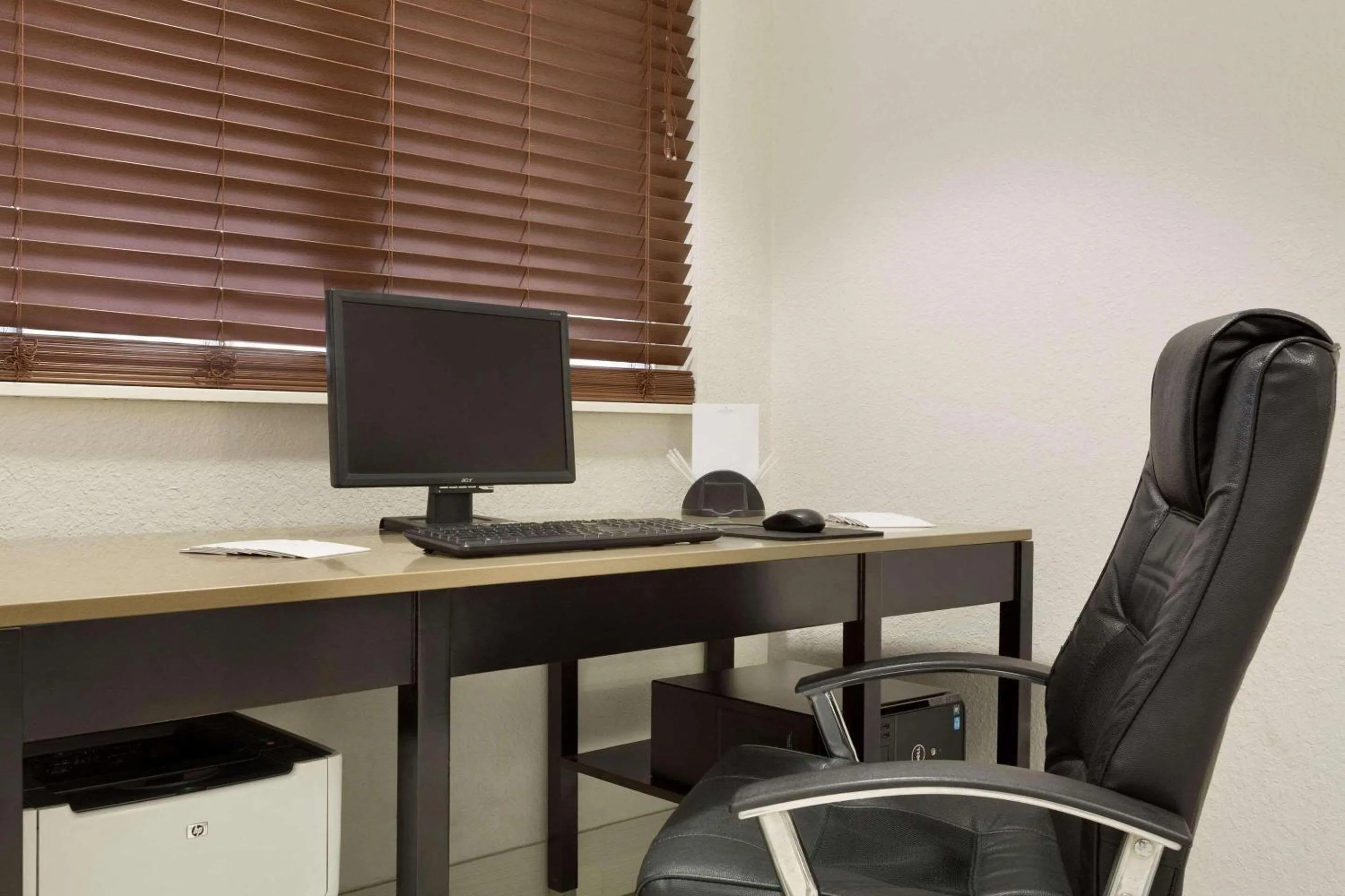 Business facilities in Country Inn & Suites by Radisson, DFW Airport South, TX
