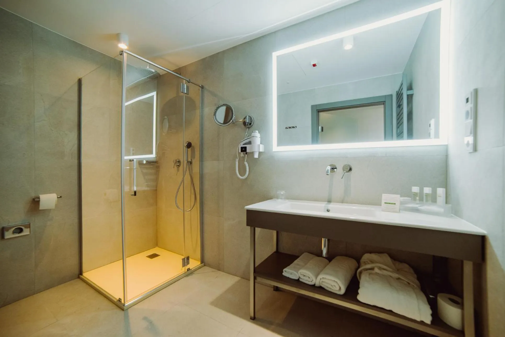 Bathroom in Hotel Evva