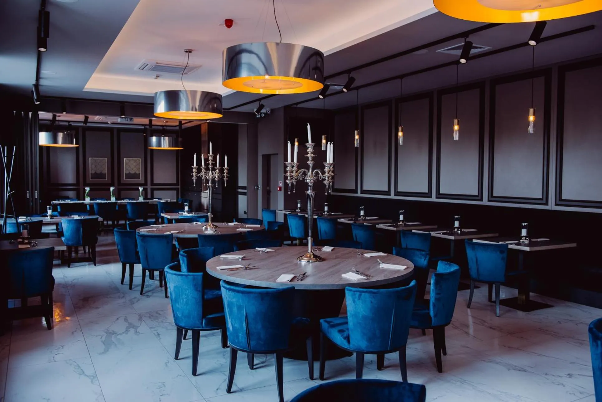 Restaurant/places to eat in Hotel Evva