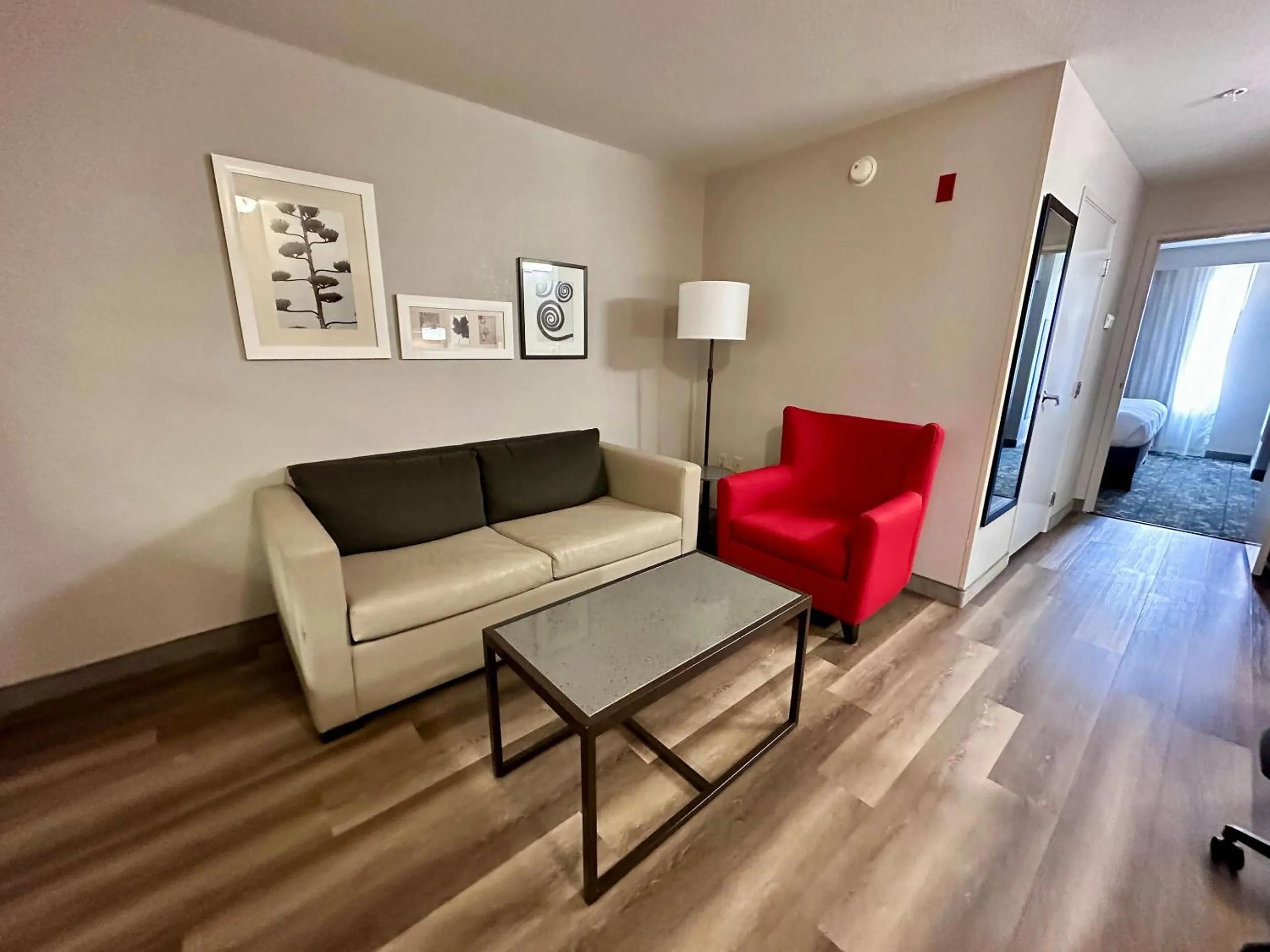 Bedroom in Country Inn & Suites by Radisson, Athens, GA