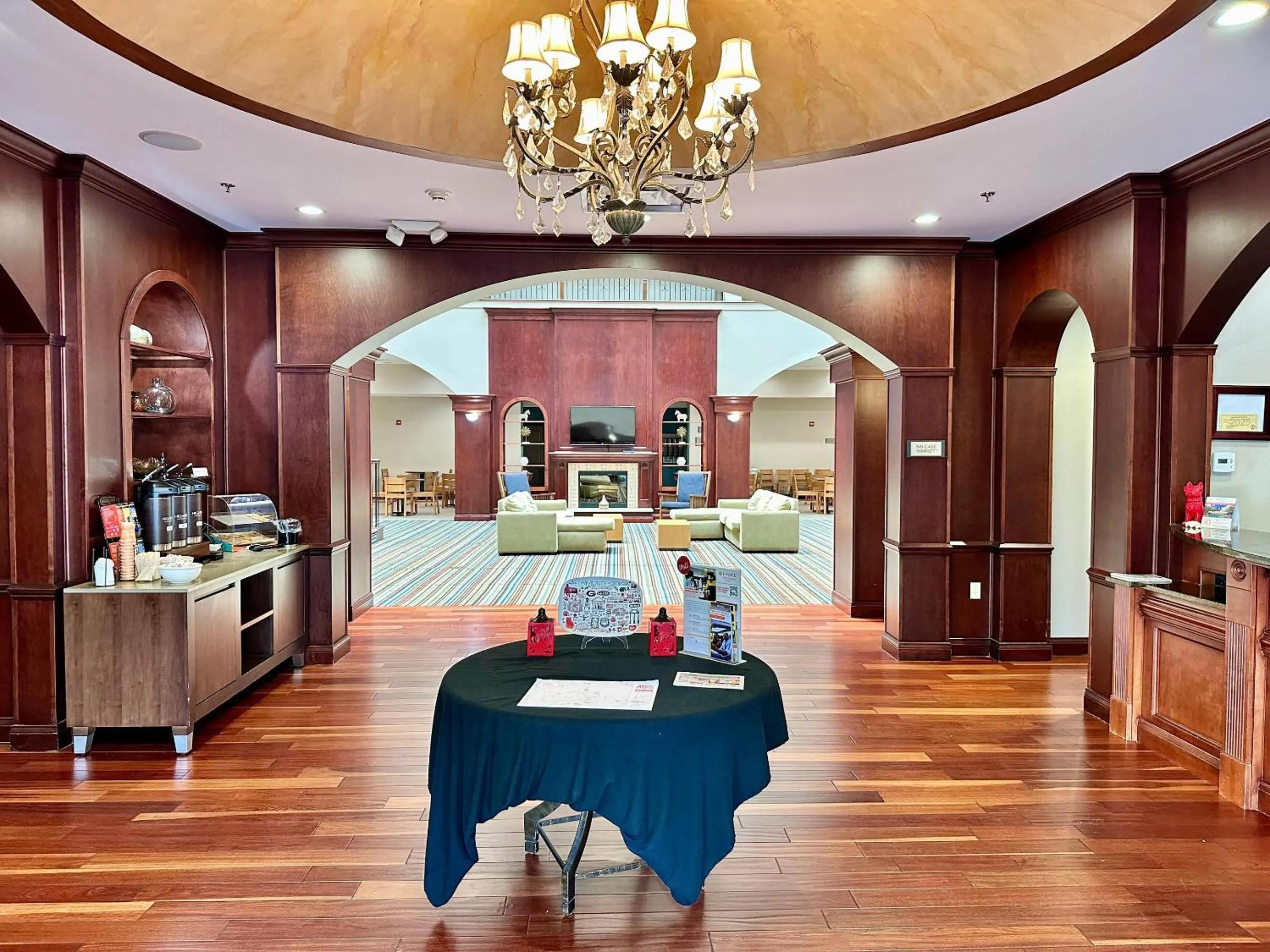 Lobby or reception in Country Inn & Suites by Radisson, Athens, GA