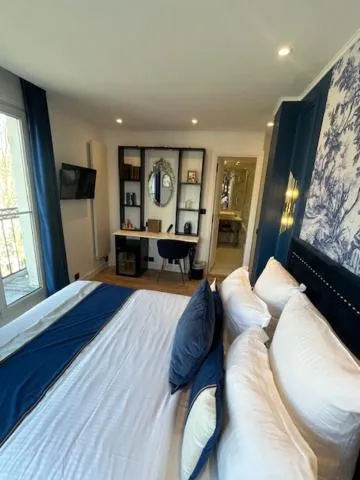 Bed in Hotel Cluny Square