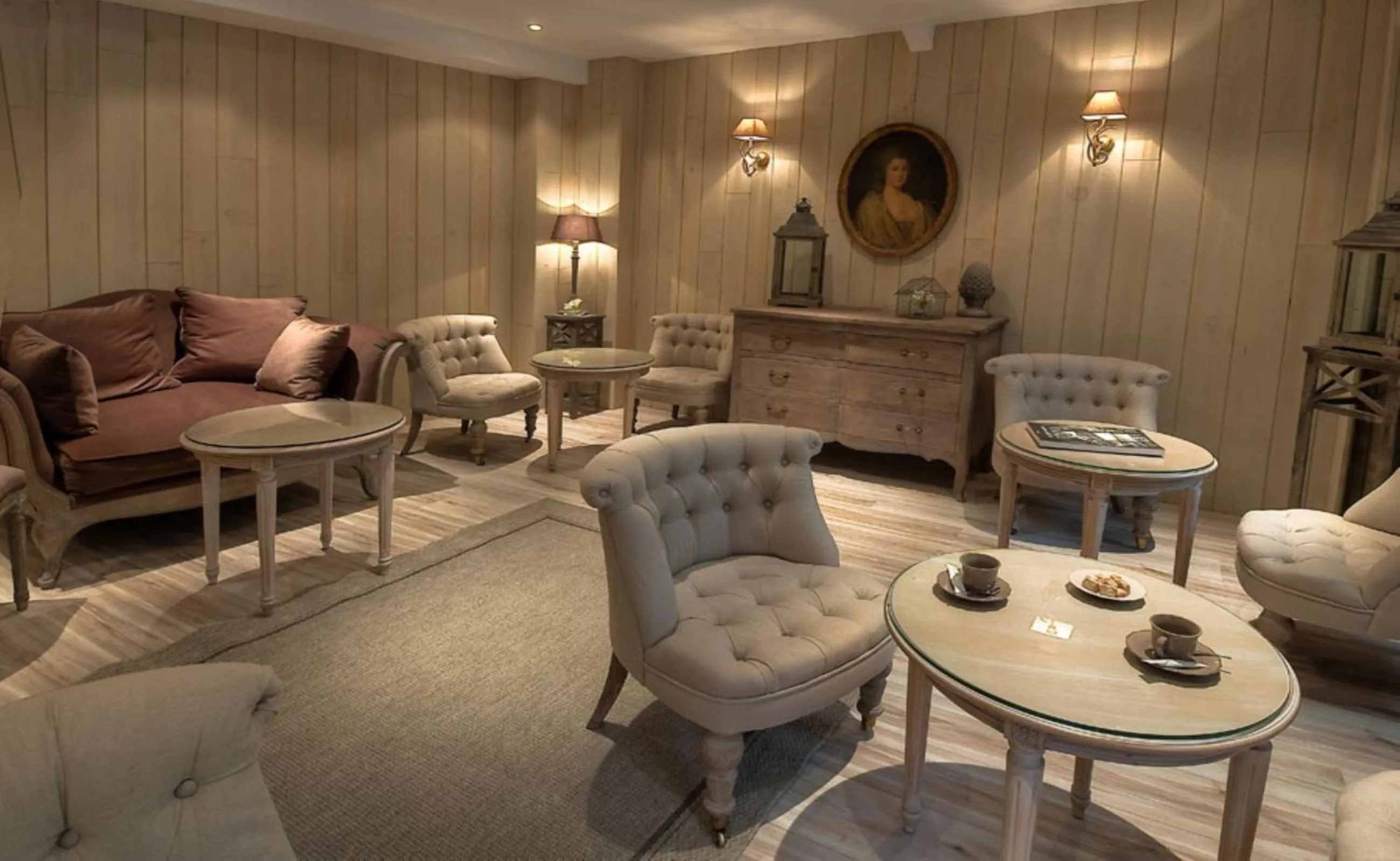 Restaurant/places to eat in Hotel Cluny Square