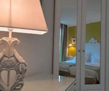 Photo of the whole room, Bed in Hotel Cluny Square